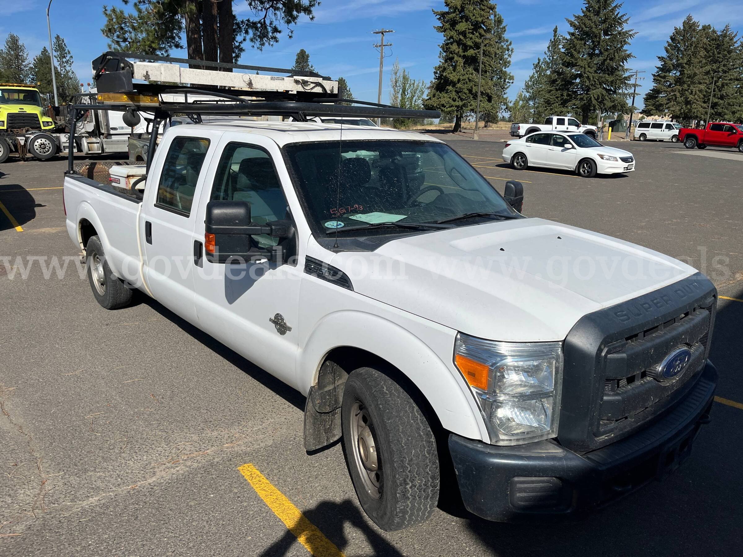 2015 Ford F-350 SD 2x4 (ID#12532) (26-2405) 405 Ford F-350 Government Surplus Auction - Photo #2