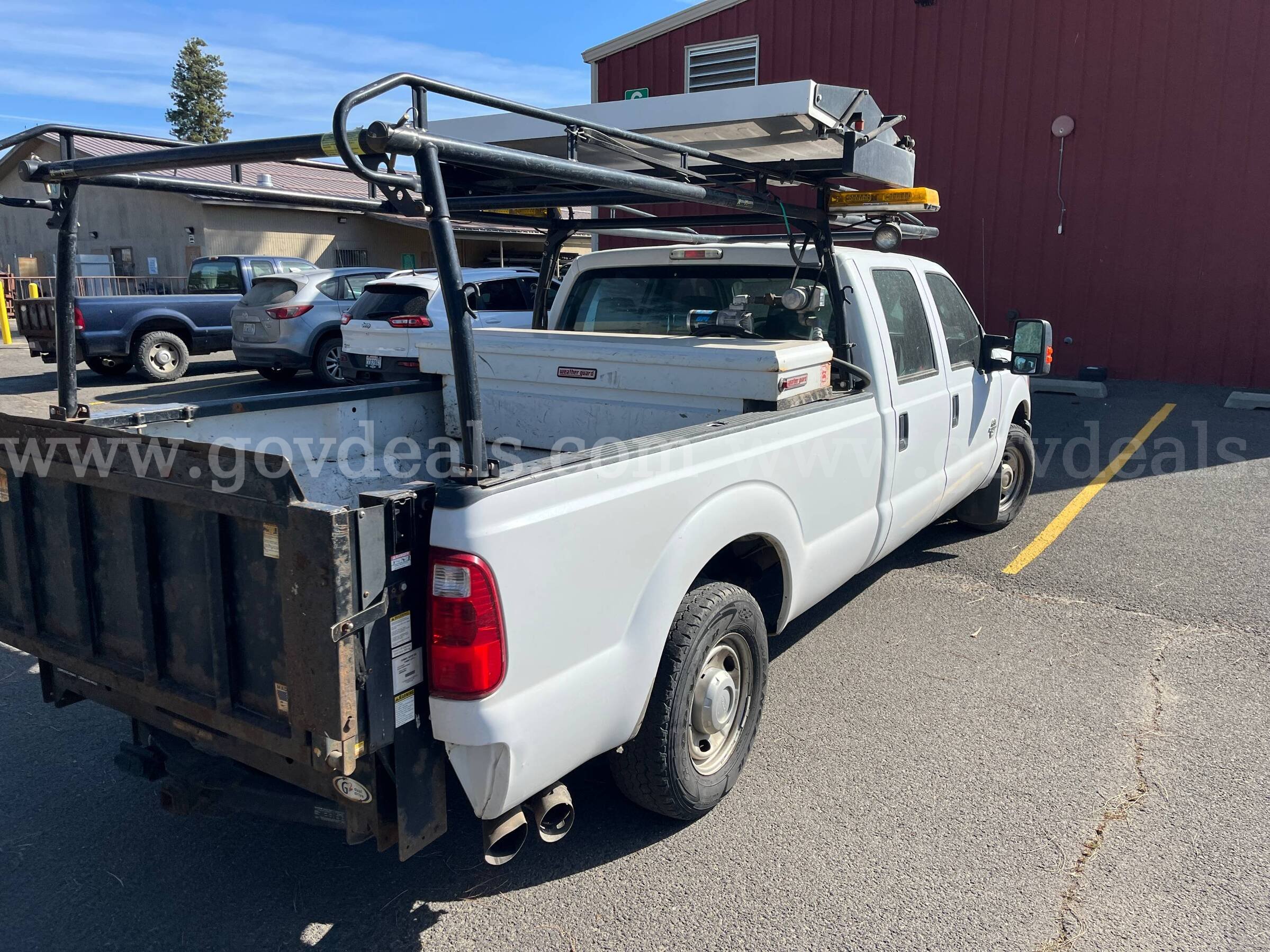 2015 Ford F-350 SD 2x4 (ID#12532) (26-2405) 405 Ford F-350 Government Surplus Auction - Photo #3
