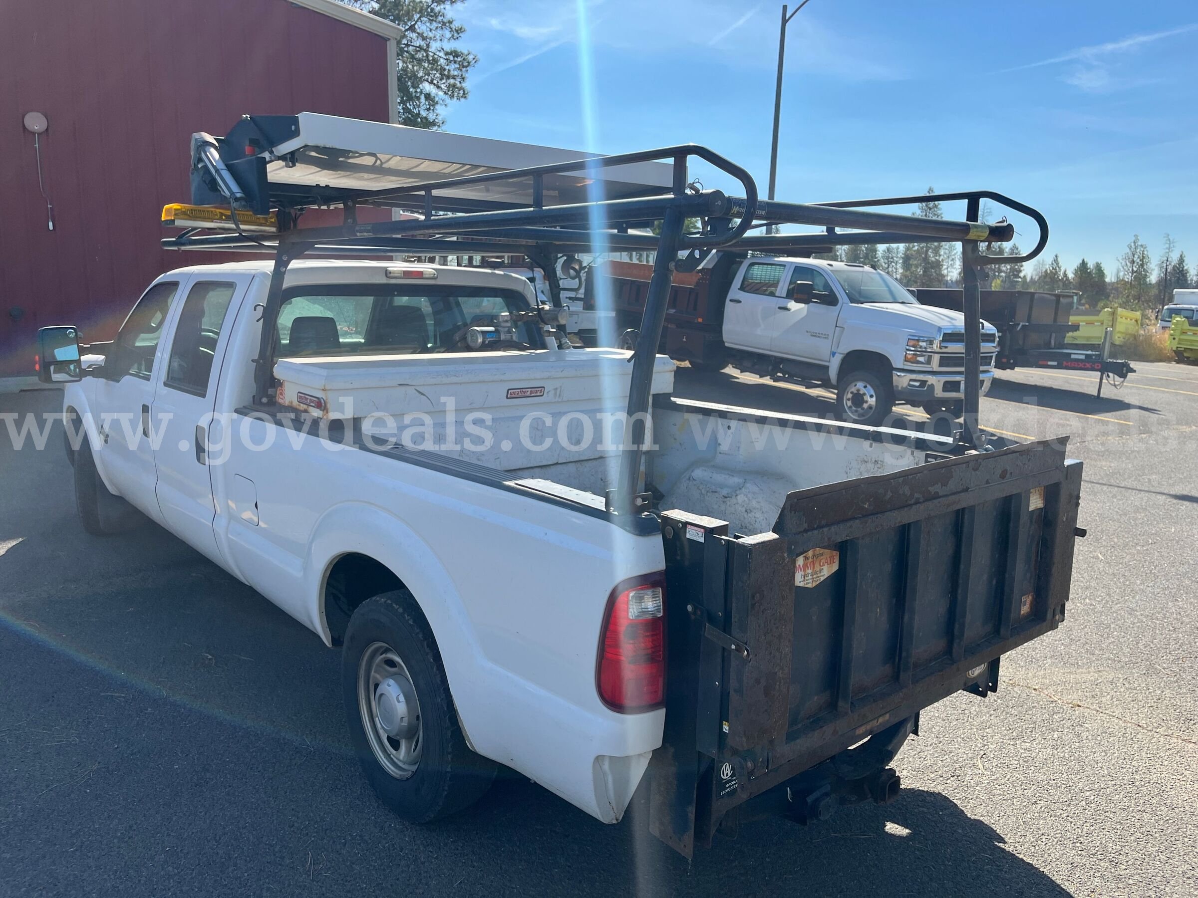 2015 Ford F-350 SD 2x4 (ID#12532) (26-2405) 405 Ford F-350 Government Surplus Auction - Photo #4