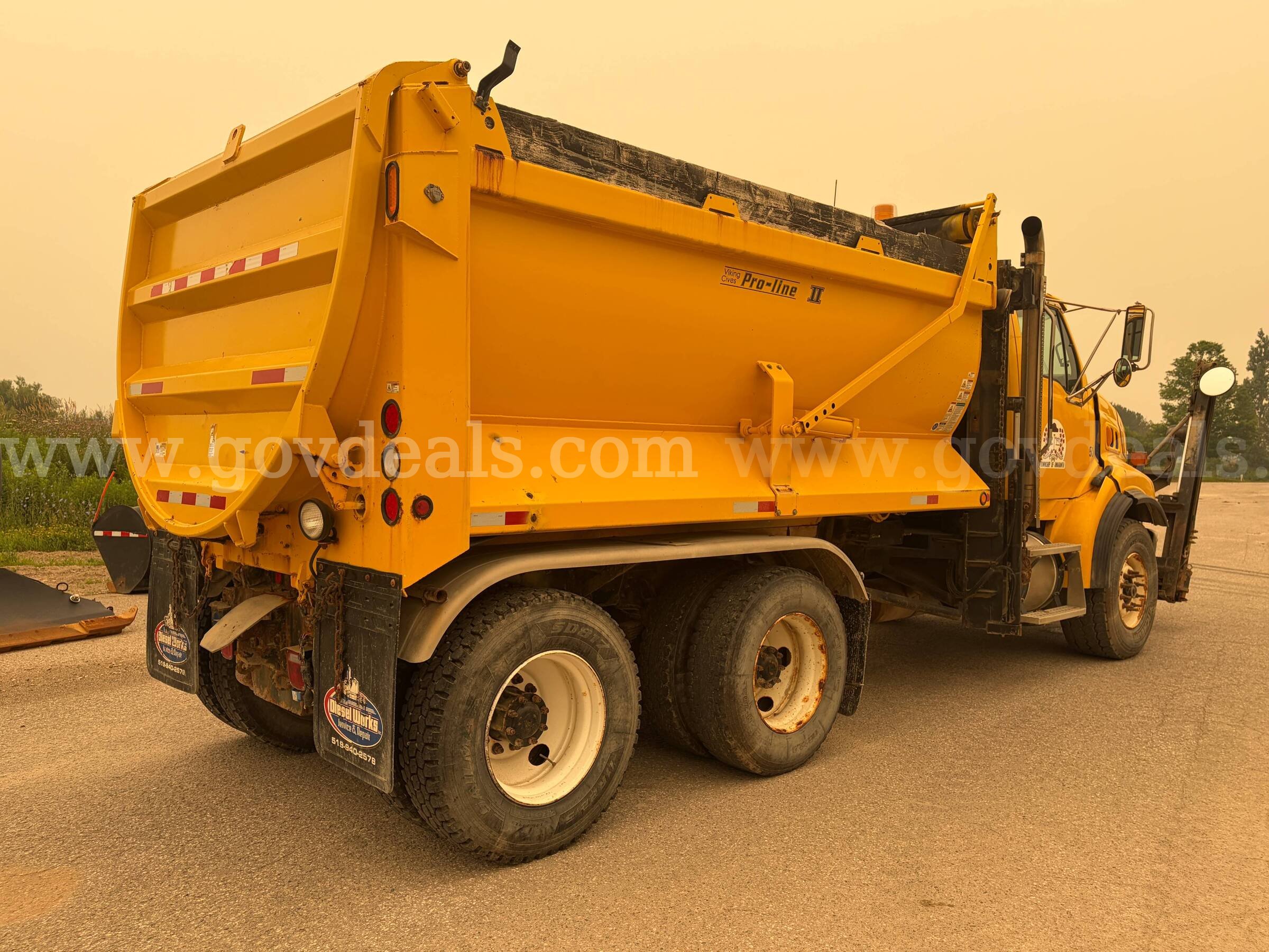 2006 Sterling LT9500 Sterling LT9500 Government Surplus Auction - Photo #3