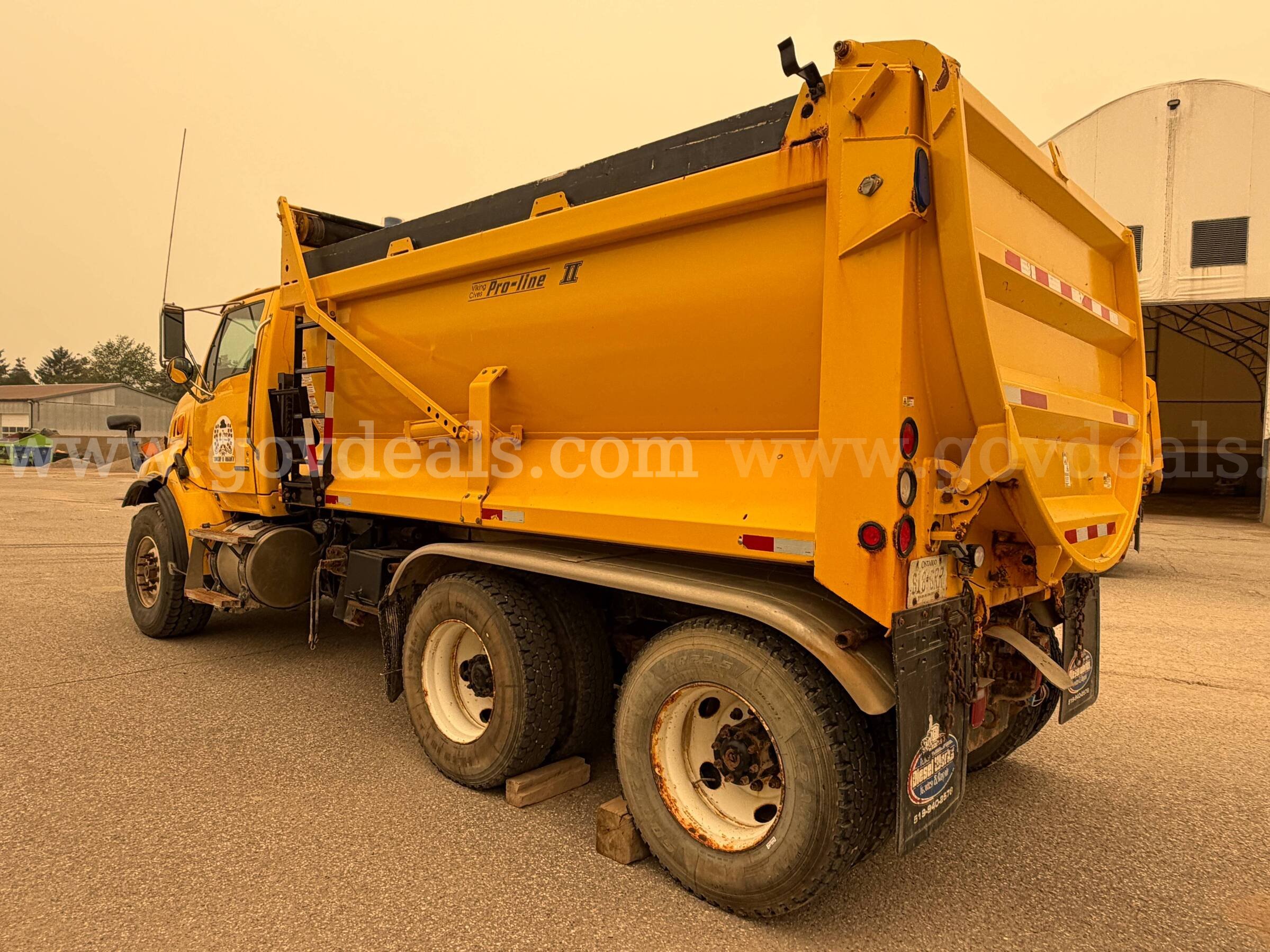 2006 Sterling LT9500 Sterling LT9500 Government Surplus Auction - Photo #4