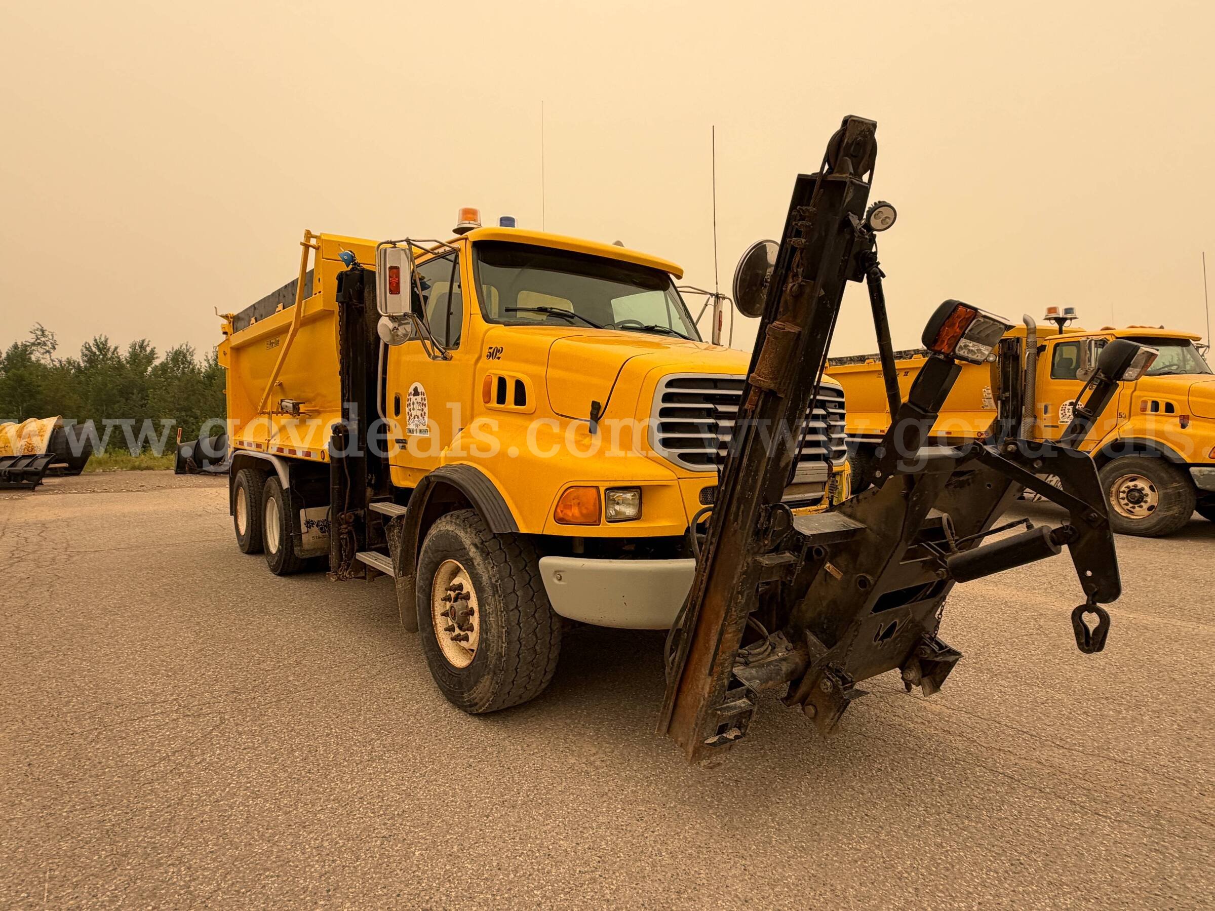 2008 Sterling LT9500 with Plow Sterling LT9500 Government Surplus Auction - Photo #2