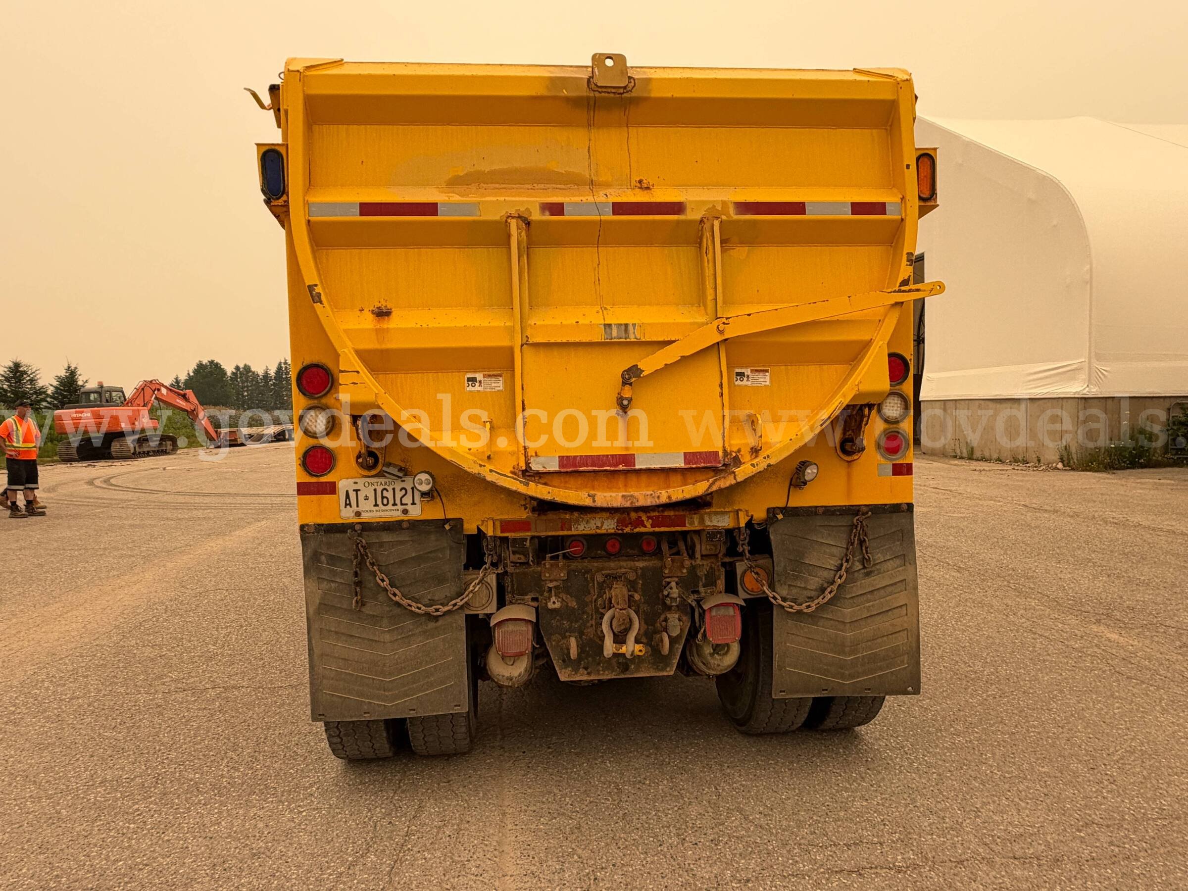 2008 Sterling LT9500 with Plow Sterling LT9500 Government Surplus Auction - Photo #4