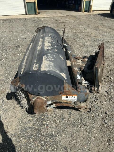 Melroe Ingersoll Rand 84" angle broom skid steer attachment (non running) Melroe Ingersoll Rand 84 Angle Broom Government Surplus Auction - Photo #5