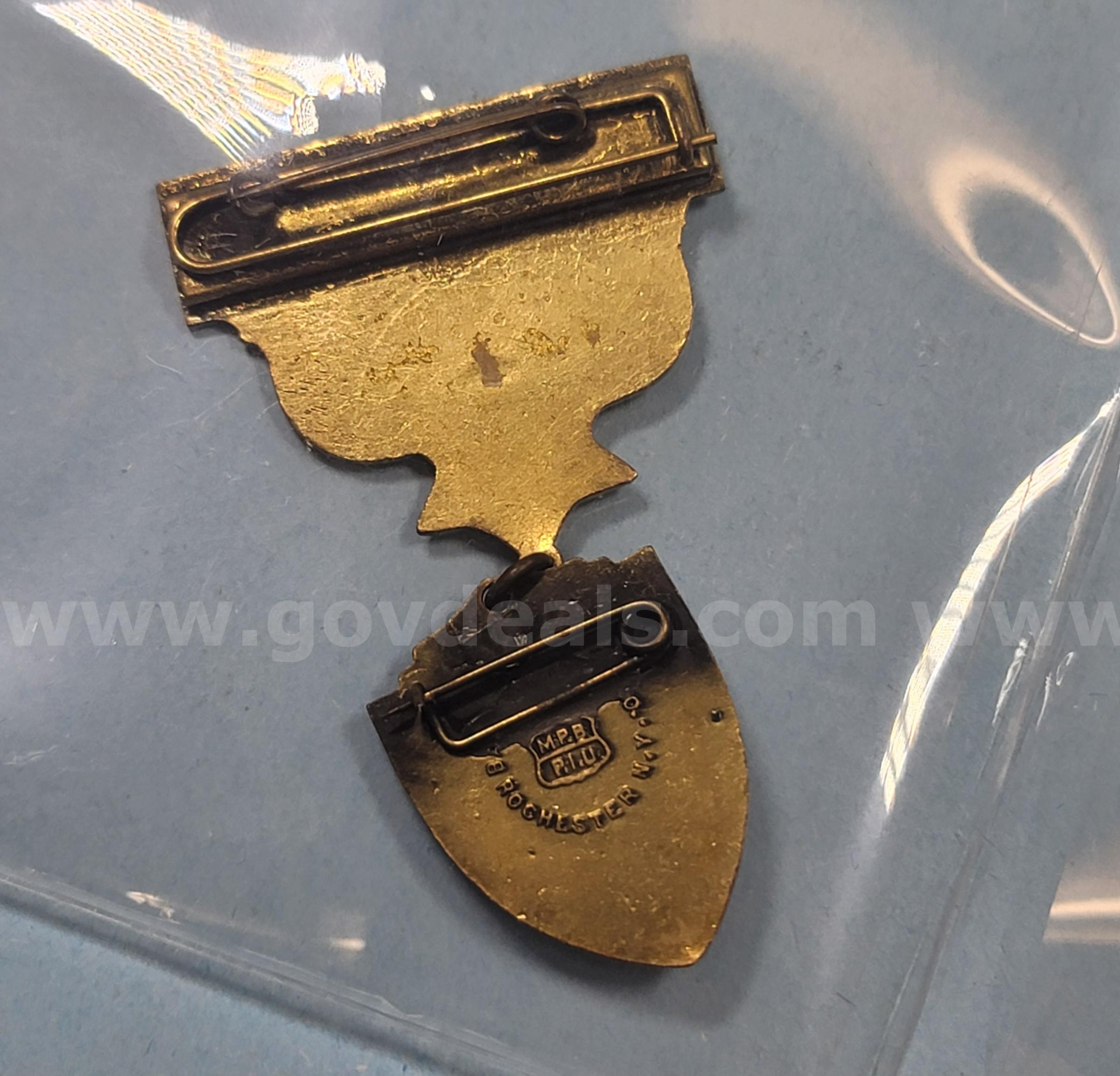 Erwin Fischer Medal   Government Surplus Auction - Photo #2