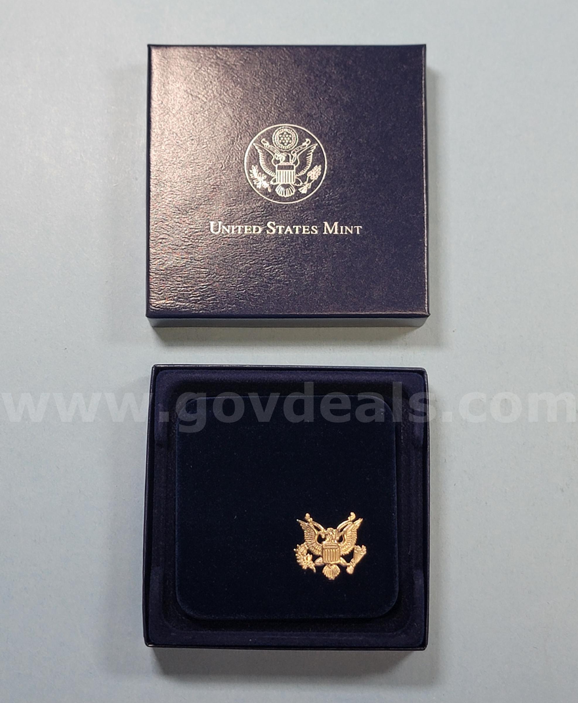 2009 Louis Braille Bicentennial Silver Dollar   Government Surplus Auction - Photo #2