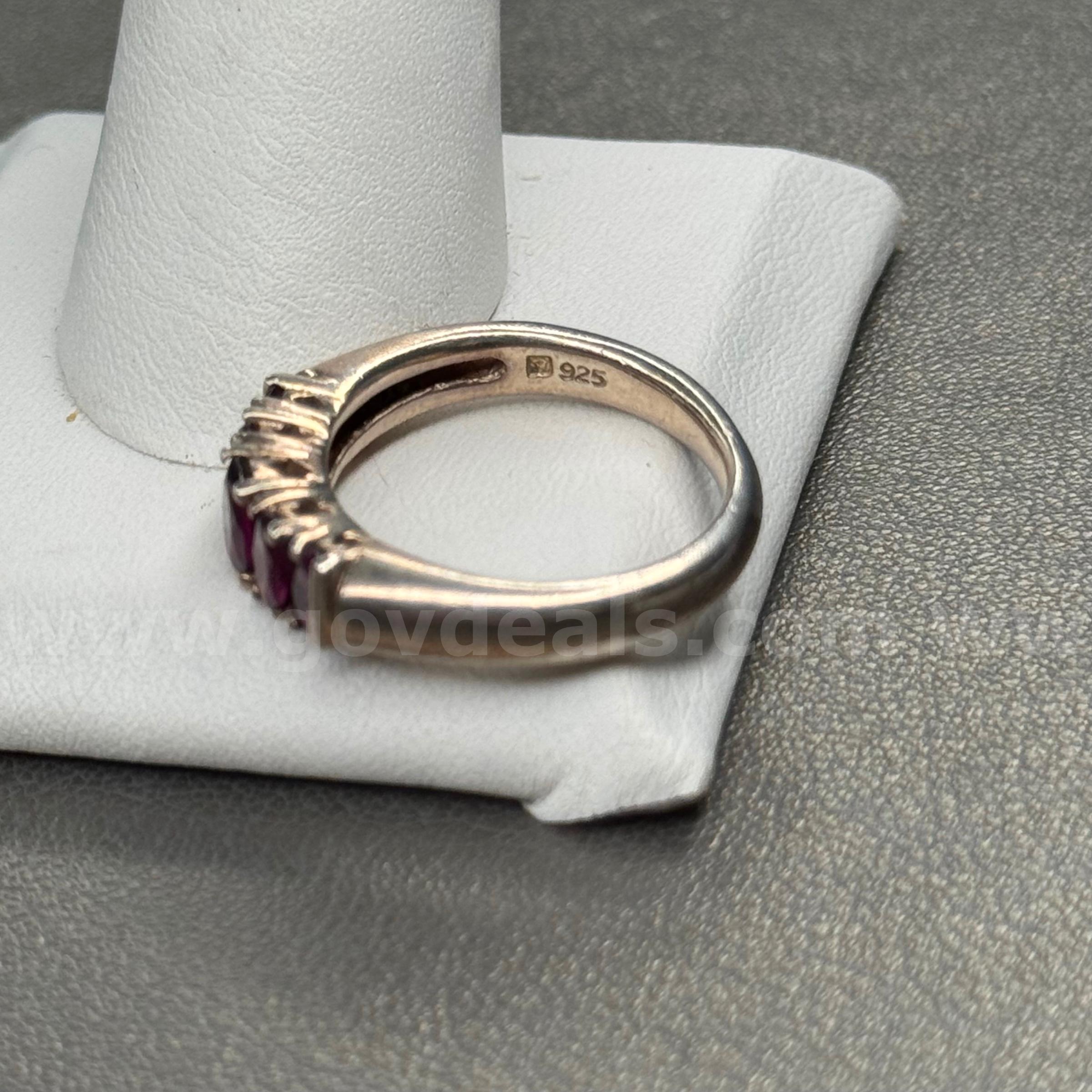 925 Silver Ring with Purple Stones  925 Government Surplus Auction - Photo #2