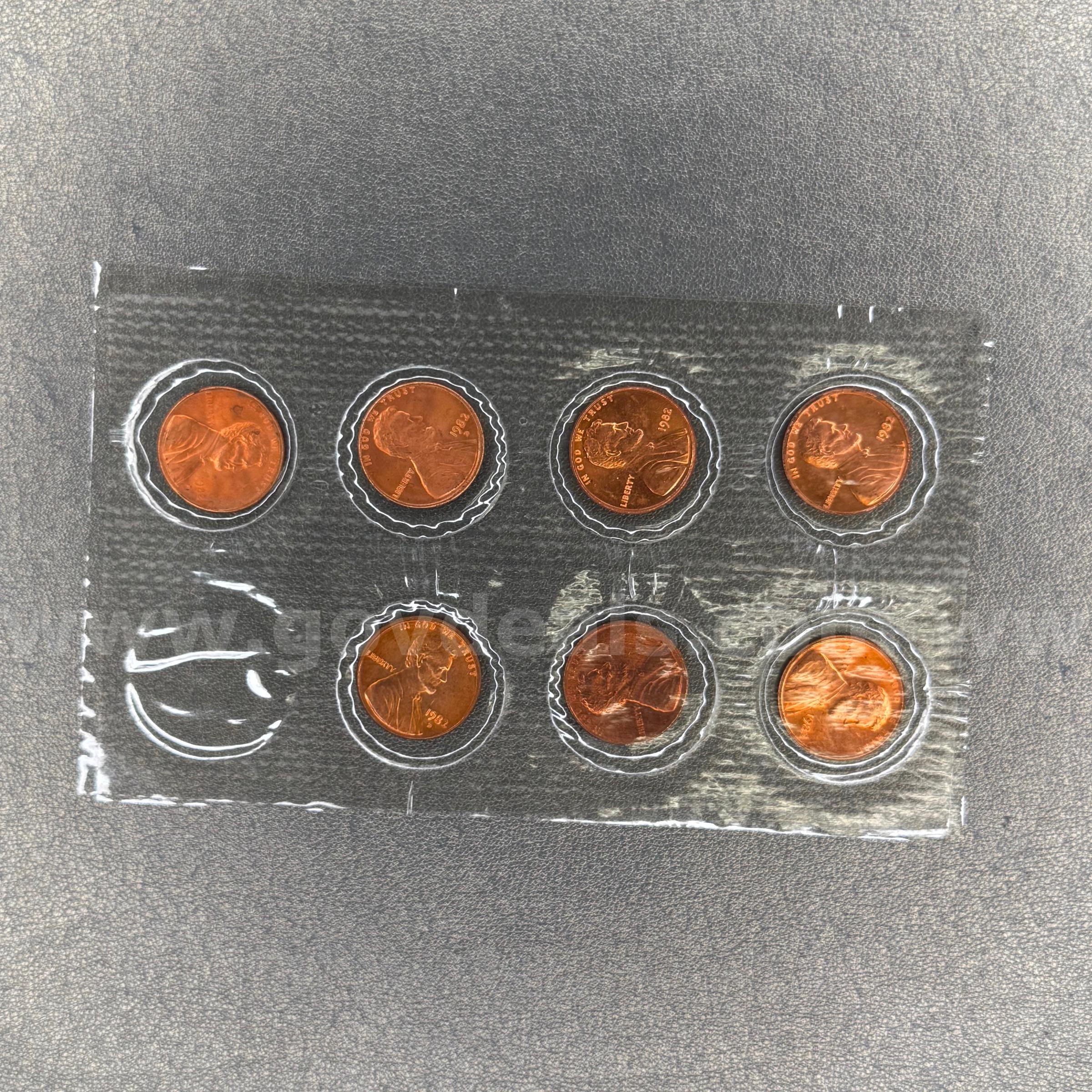 1982 Large & Small Date Copper & Zinc Cents   Government Surplus Auction - Photo #2