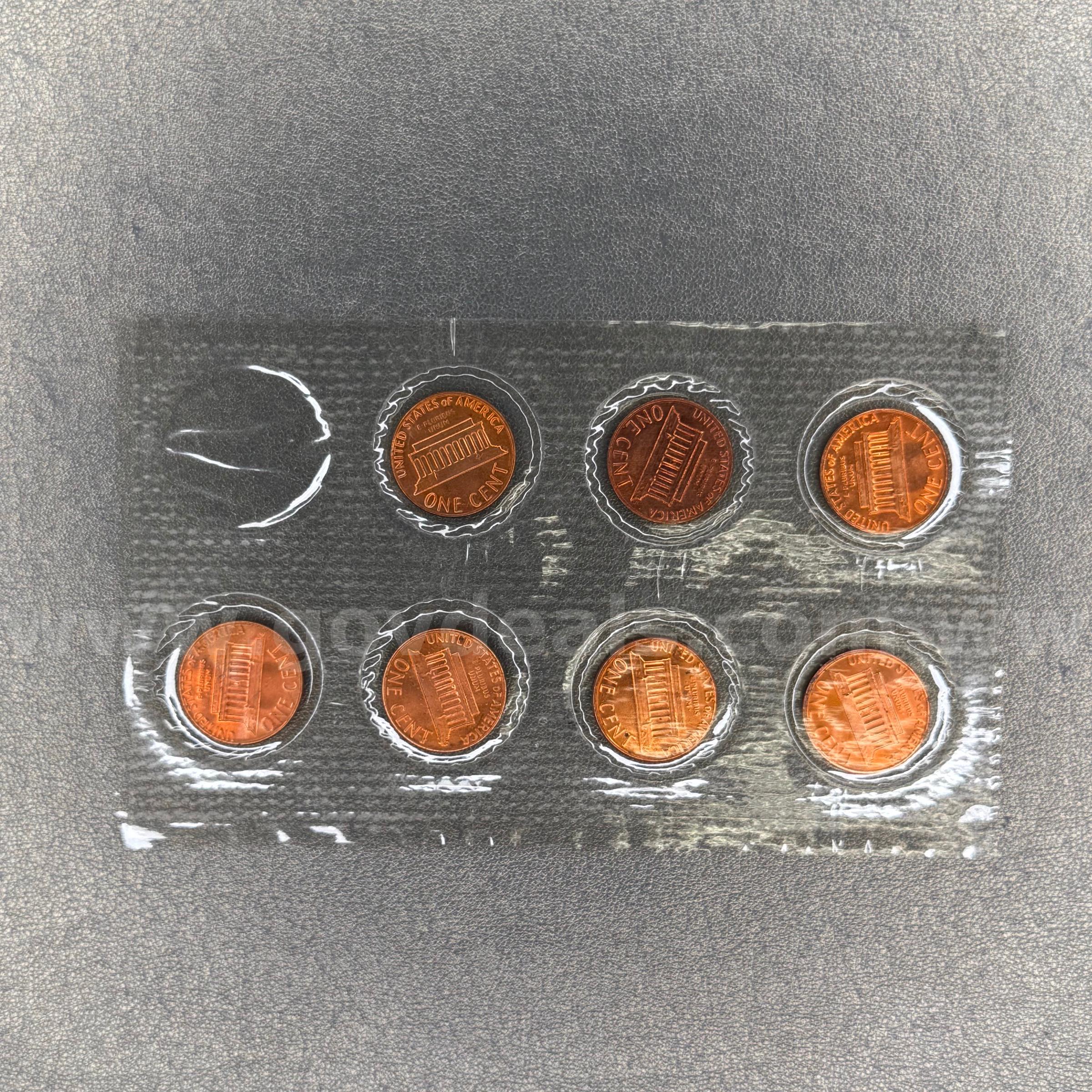 1982 Large & Small Date Copper & Zinc Cents   Government Surplus Auction - Photo #3