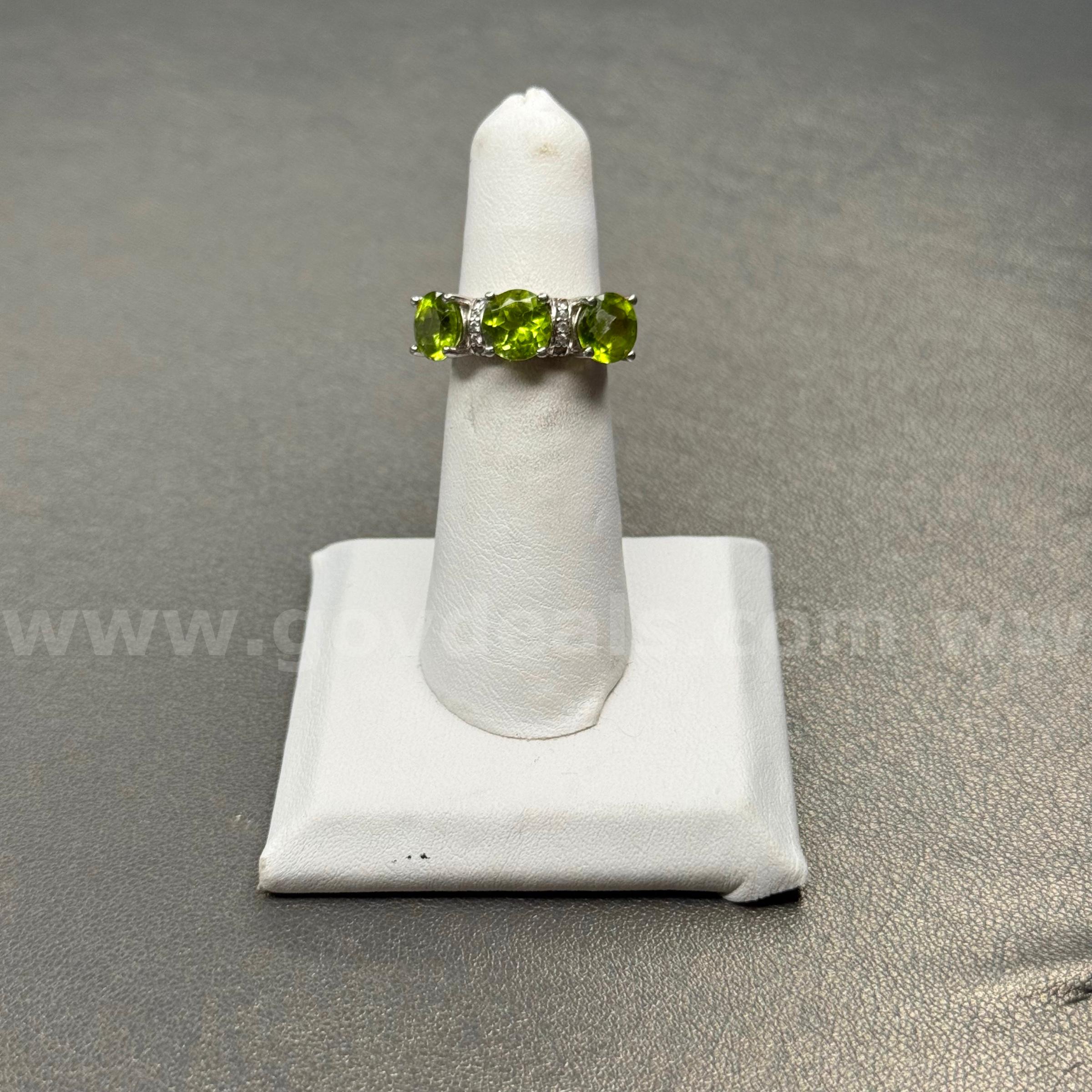 Silver 925 Ring with Green Stones  925 Government Surplus Auction - Primary Photo
