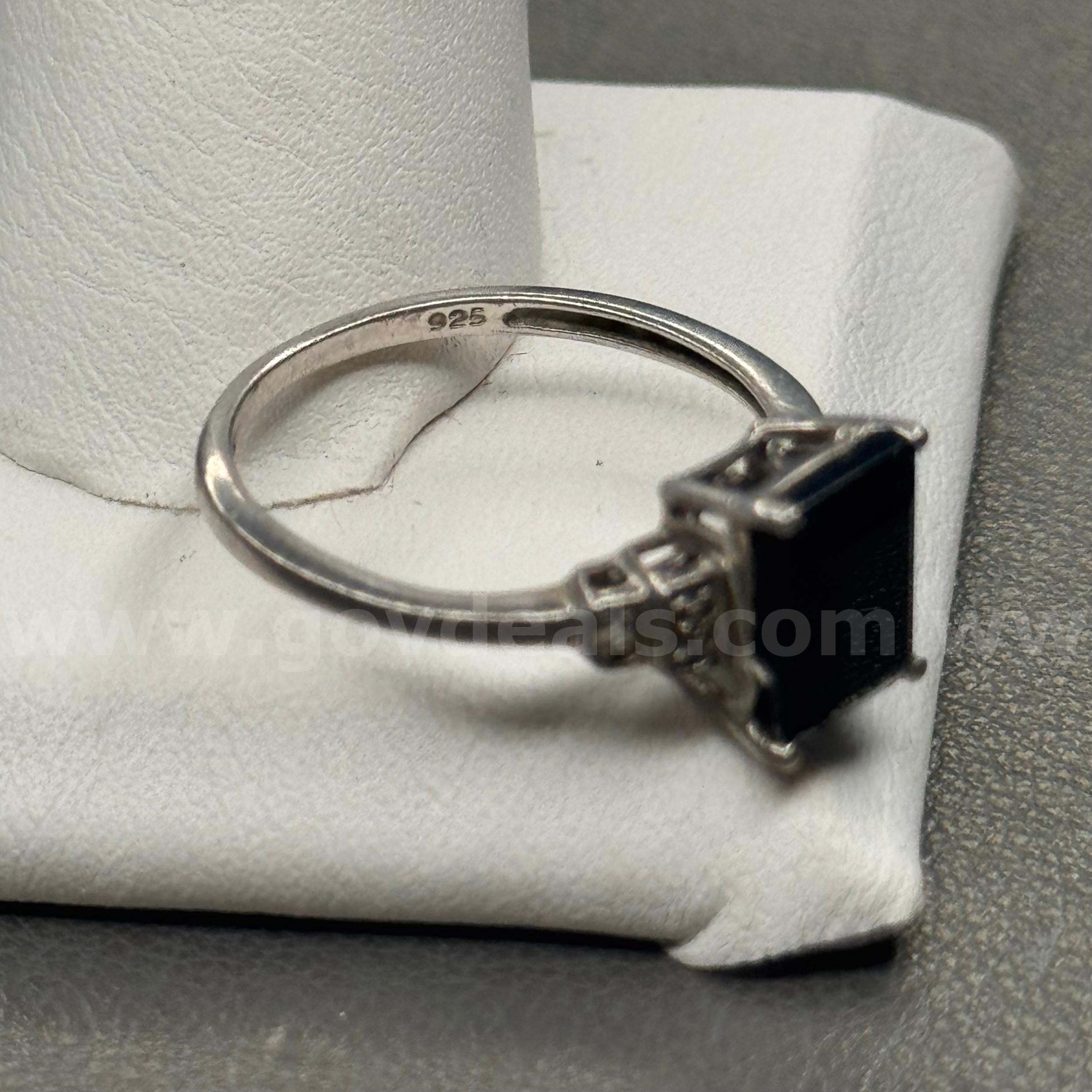 Silver 925 Ring with Black Stone  925 Government Surplus Auction - Photo #2