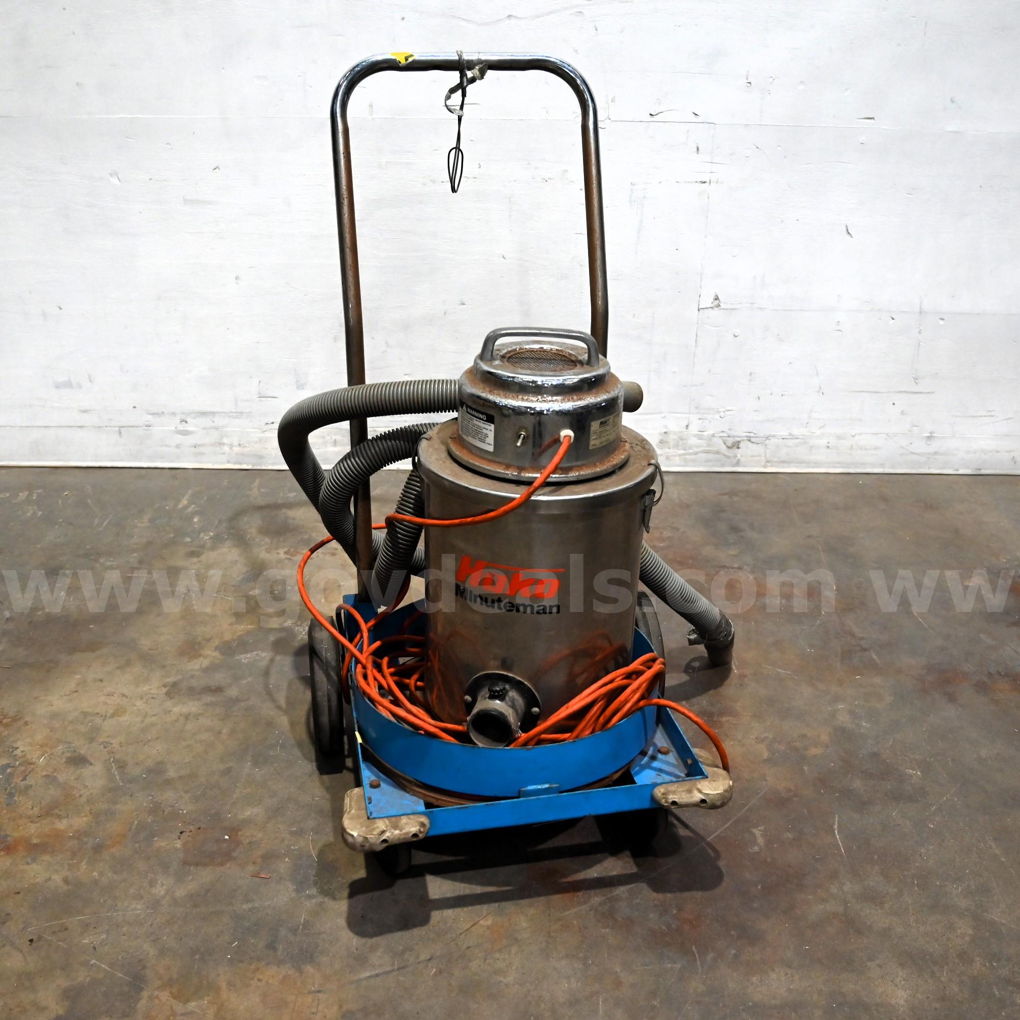 LOT OF (3) Vacuums   Government Surplus Auction - Photo #2