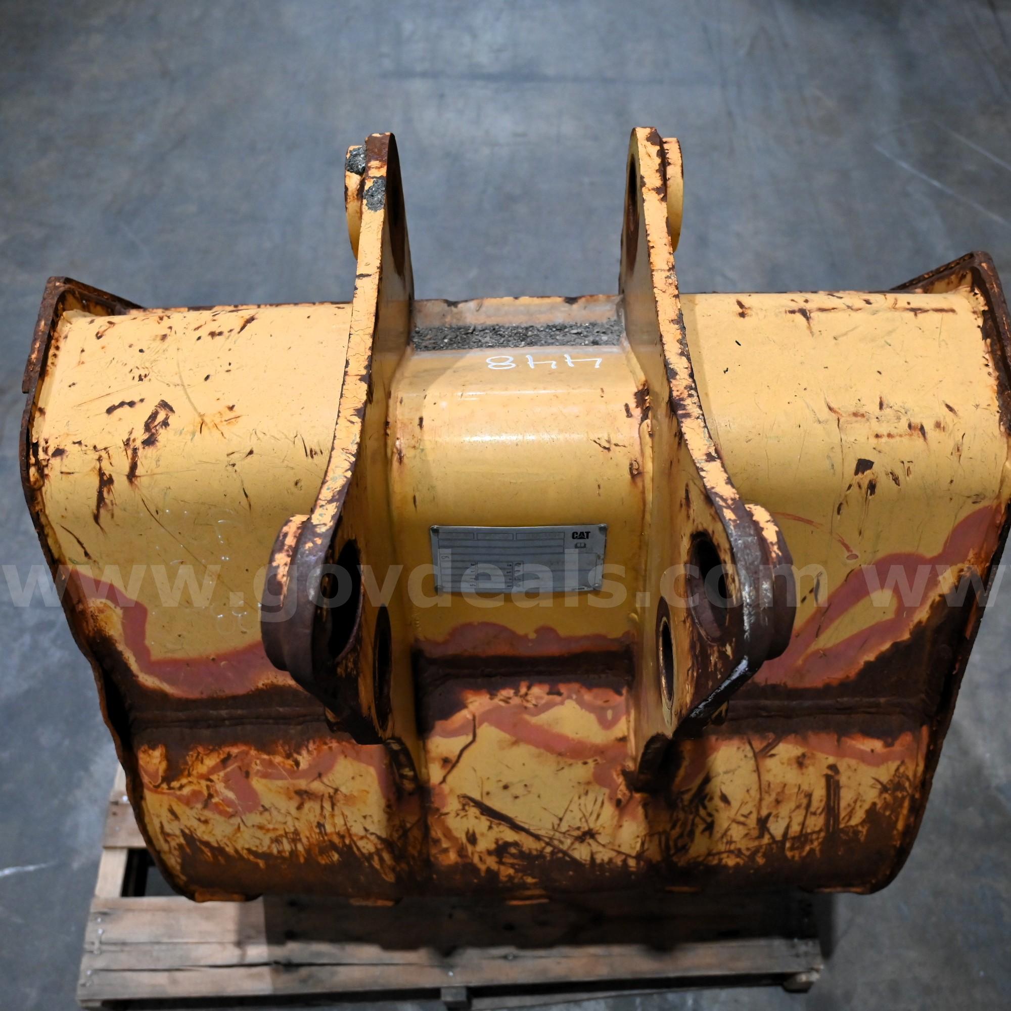 Caterpillar 446B Backhoe Loader Bucket Attachment Caterpillar (CAT) 446B Government Surplus Auction - Photo #4