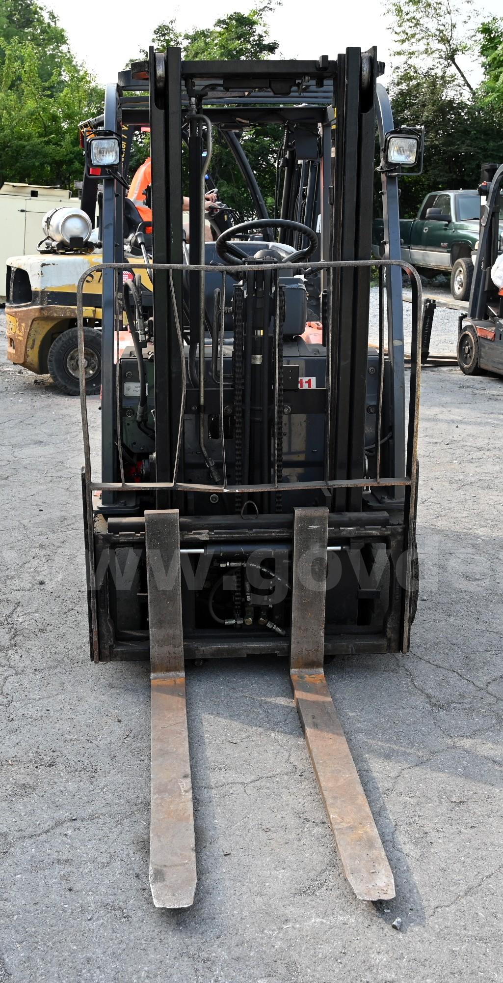 Toyota Electric Forklift Truck Toyota 7FBEU15 Government Surplus Auction - Photo #2