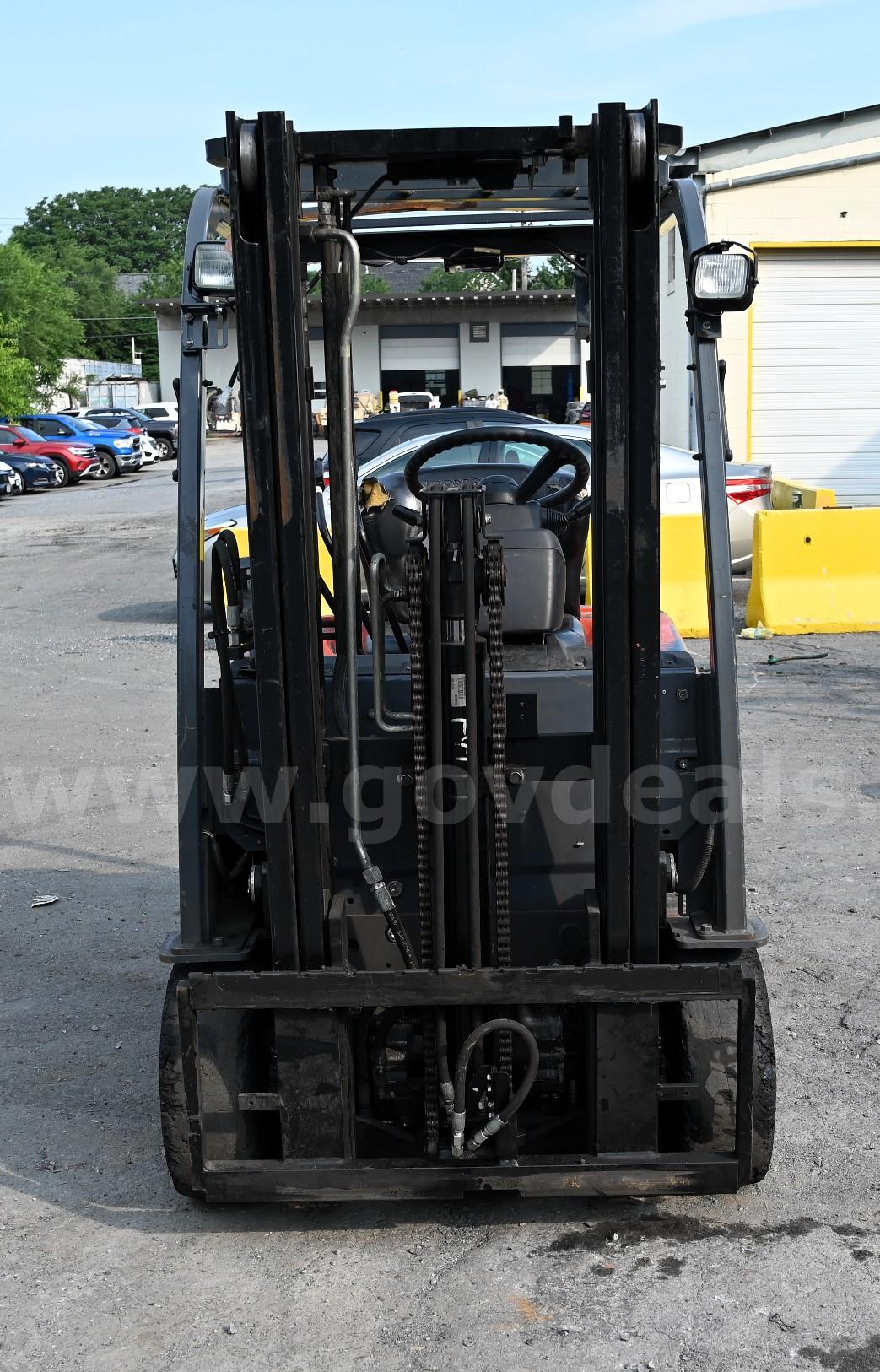 Toyota Electric Forklift Truck Toyota 7FBEU15 Government Surplus Auction - Photo #3