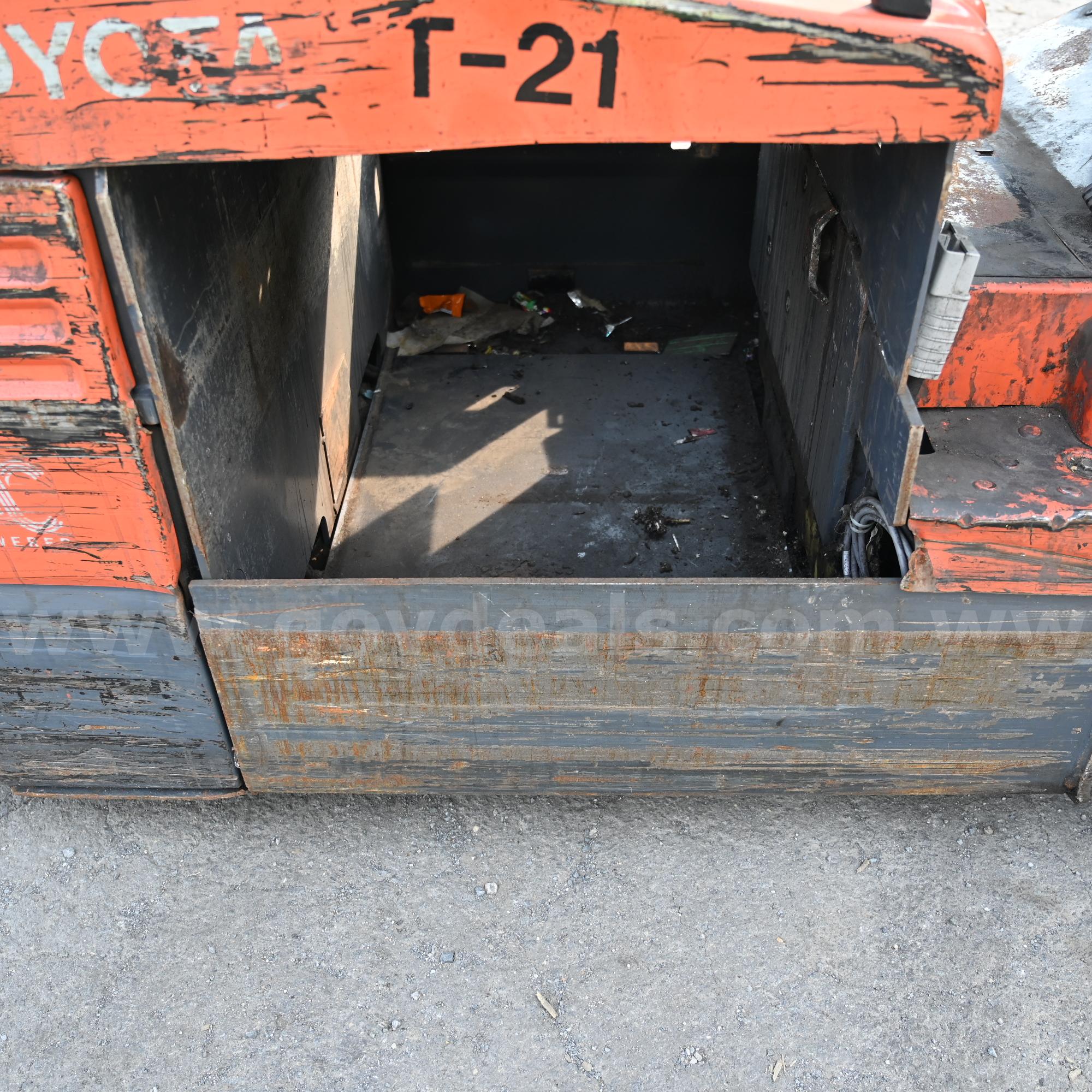 Toyota Electric Forklift Truck Toyota 7FBEU15 Government Surplus Auction - Photo #6