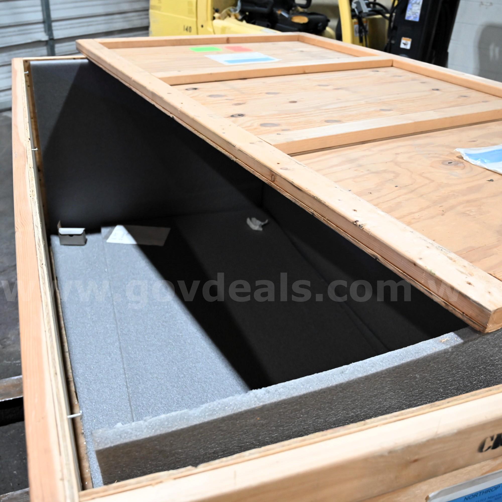 Heavy-Duty Wooden Shipping Crate   Government Surplus Auction - Photo #4