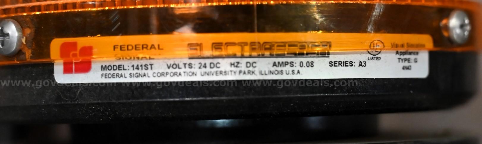 LOT OF (6) Federal Signal Electraflash Strobe Warning Lights Federal Signal Corp. 141ST Government Surplus Auction - Photo #3
