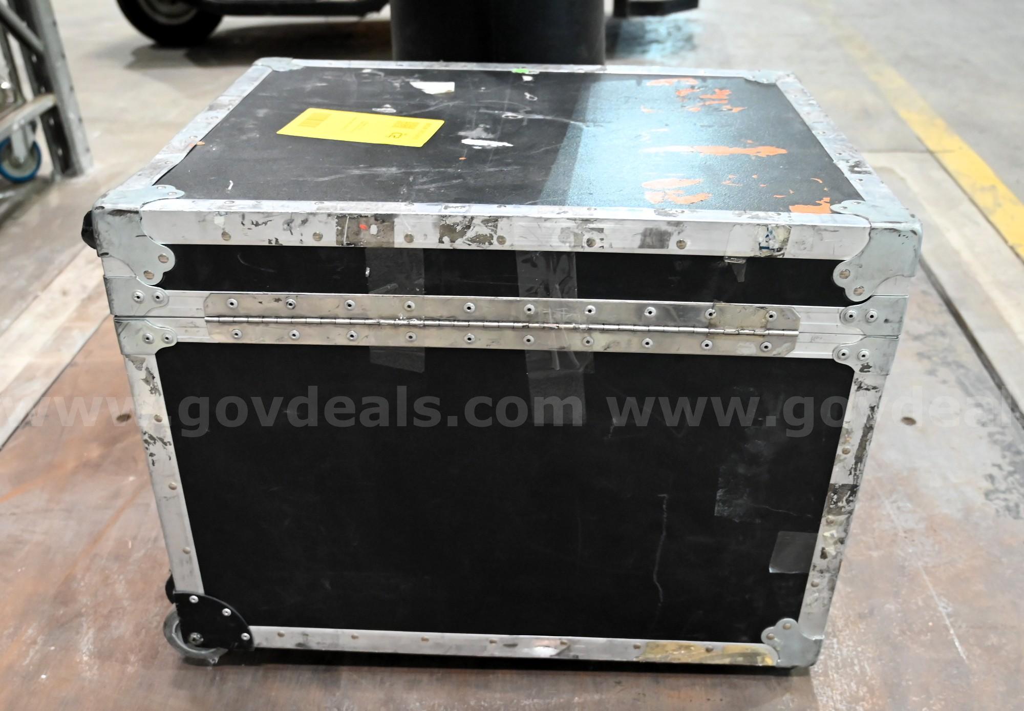 LOT OF (2) Shipping Containers   Government Surplus Auction - Photo #2
