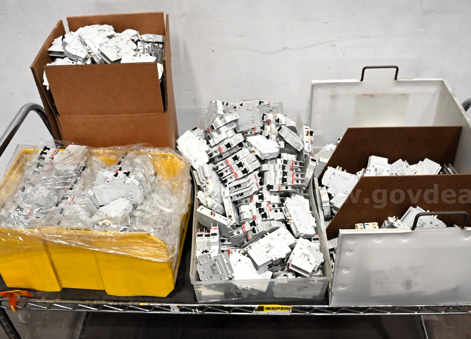 LOT OF ABB Miniature Circuit Breaker (MCB) ABB SU401M-K30A Government Surplus Auction - Photo #2