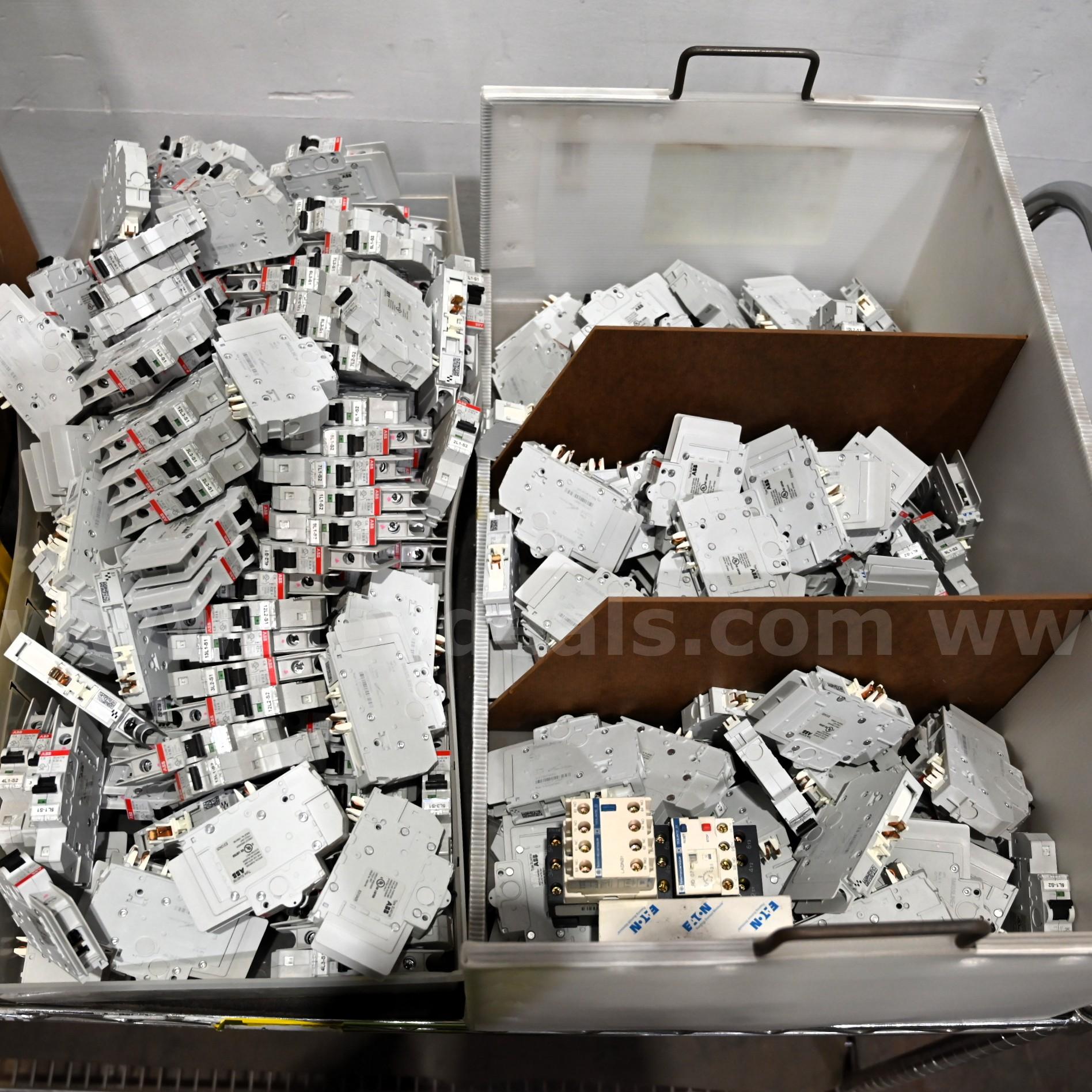 LOT OF ABB Miniature Circuit Breaker (MCB) ABB SU401M-K30A Government Surplus Auction - Photo #3