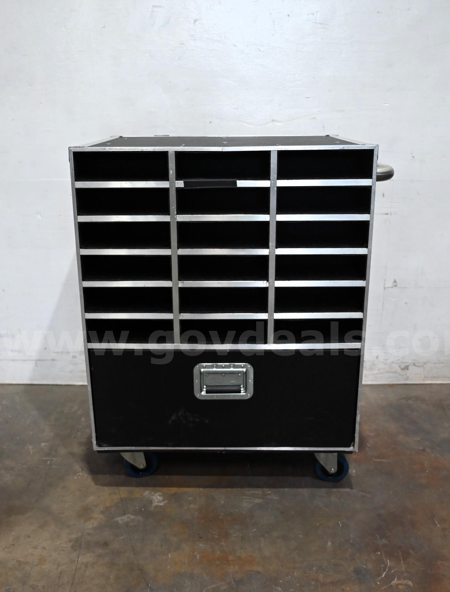 Viking Heavy-Duty ATA Flight Road Case Workbox Viking Cases  Government Surplus Auction - Photo #2