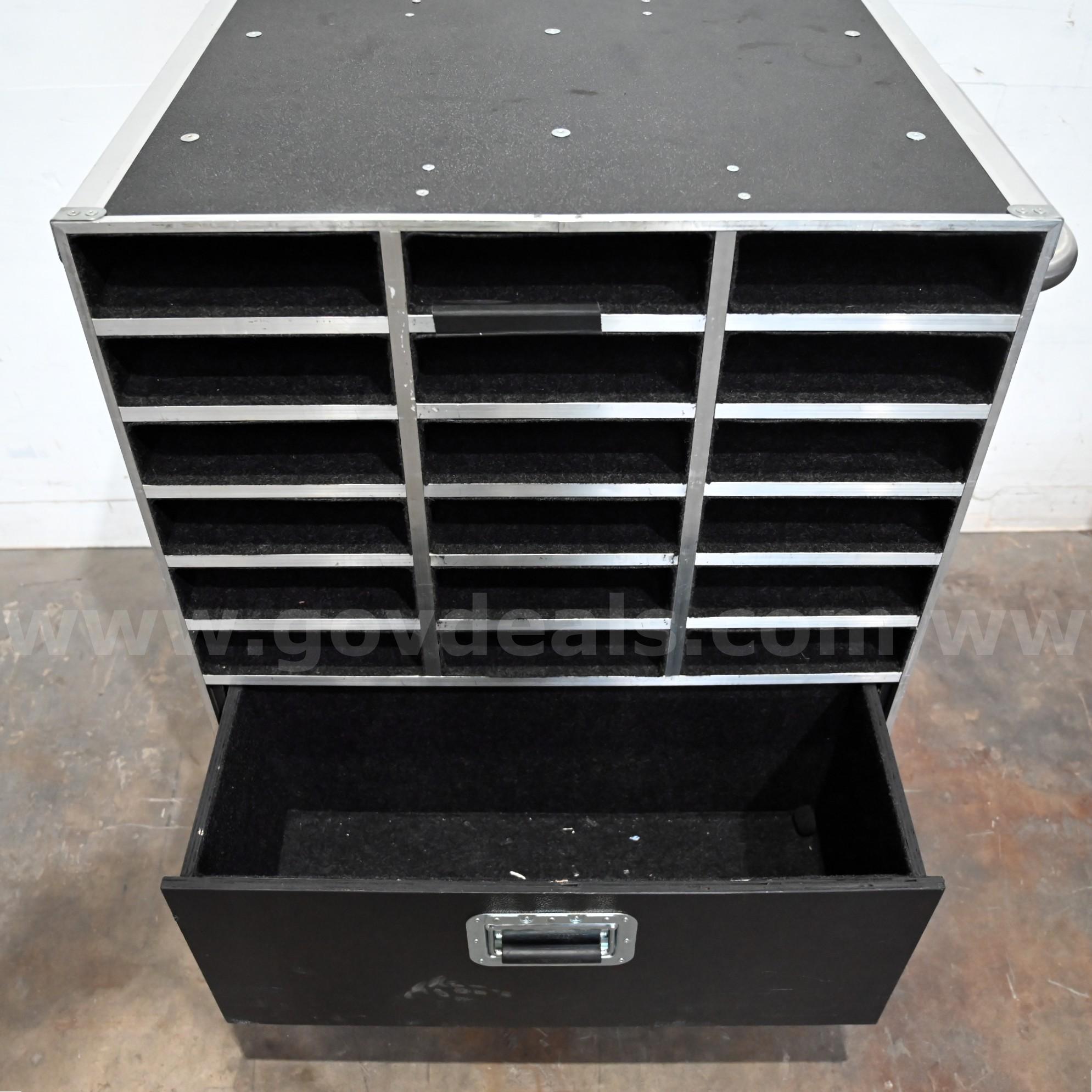 Viking Heavy-Duty ATA Flight Road Case Workbox Viking Cases  Government Surplus Auction - Photo #3