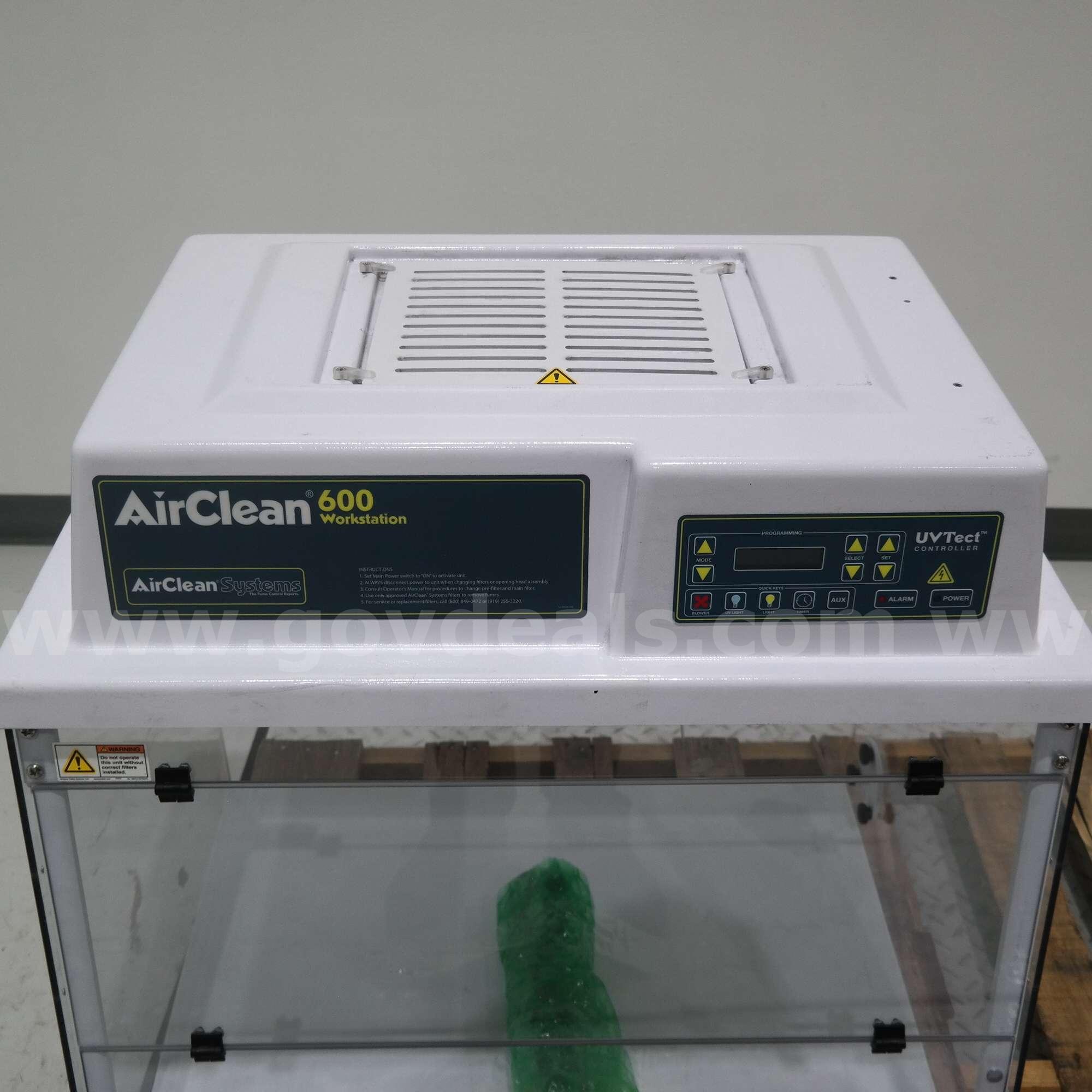 AirClean 600 PCR Workstation AC632LFUVC Laminar Flow Hood UV Light AirClean 600 Government Surplus Auction - Photo #3