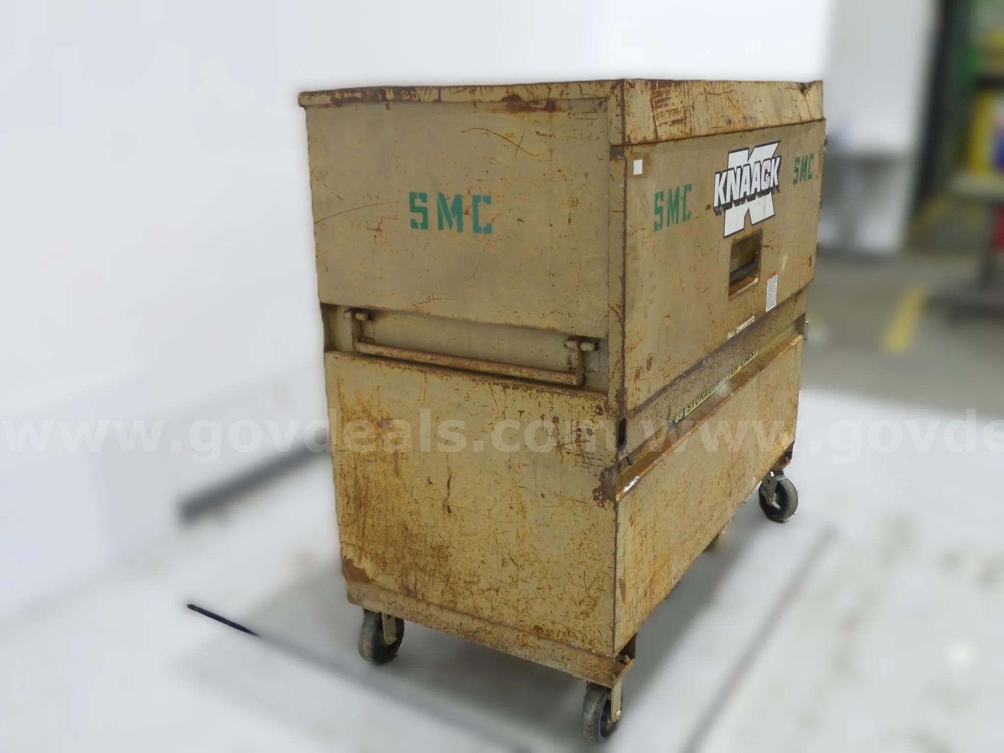 KNAACK  Steel Piano Box 47.8 Cu Ft Jobsite Tool Chest on Casters