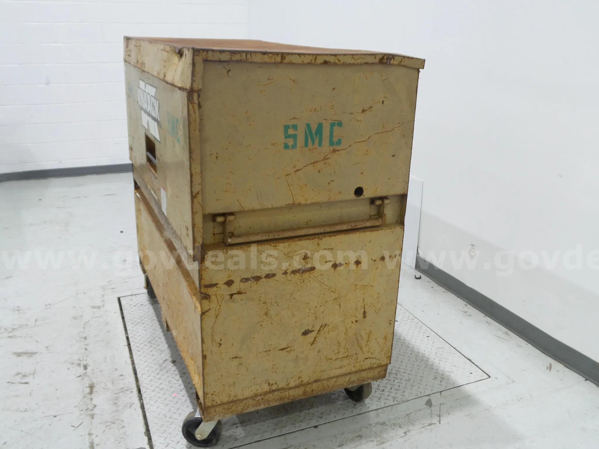 KNAACK  Steel Piano Box 47.8 Cu Ft Jobsite Tool Chest on Casters KNAACK 89 StorageMaster Government Surplus Auction - Photo #4