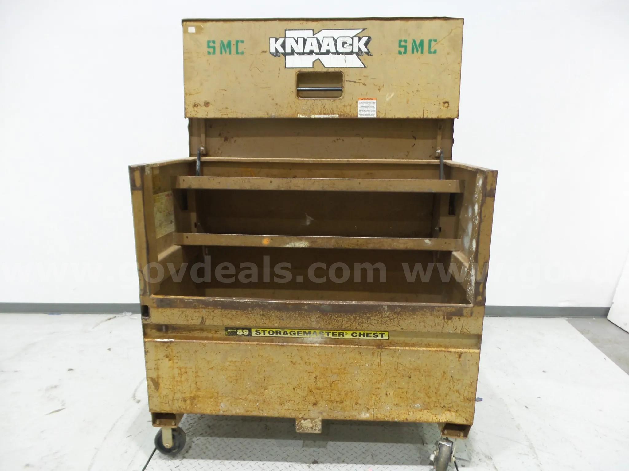 KNAACK  Steel Piano Box 47.8 Cu Ft Jobsite Tool Chest on Casters KNAACK 89 StorageMaster Government Surplus Auction - Photo #6