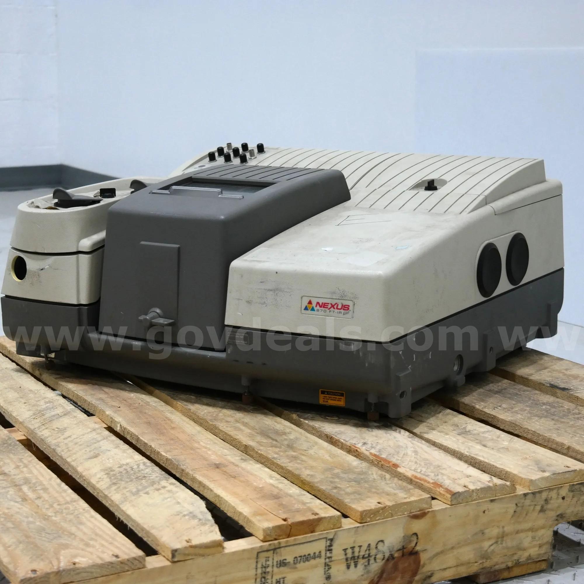 Thermo Nicolet Nexus 870 FT-IR Spectrometer - FOR PARTS OR REPAIR Thermo Nicolet 870 Government Surplus Auction - Primary Photo