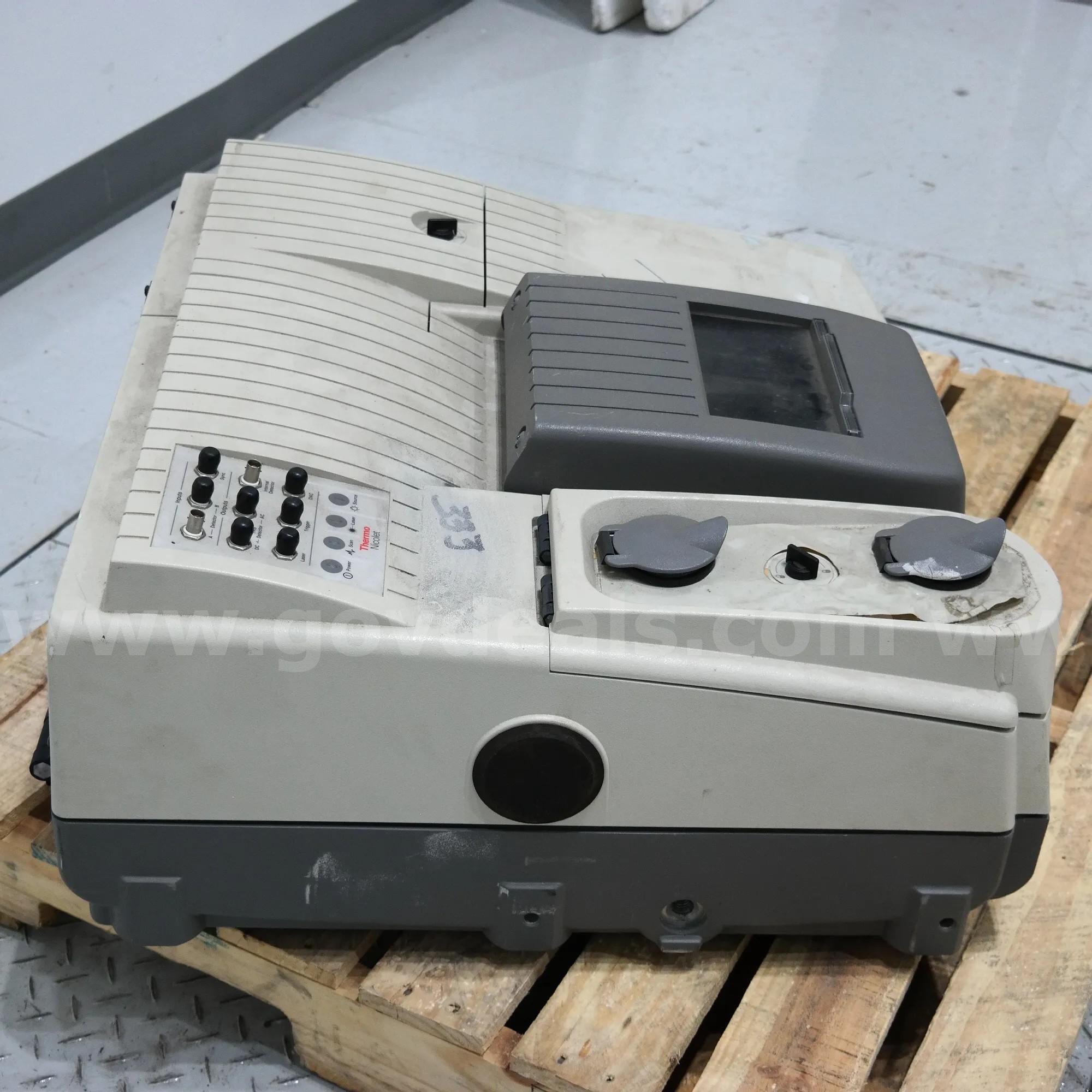 Thermo Nicolet Nexus 870 FT-IR Spectrometer - FOR PARTS OR REPAIR Thermo Nicolet 870 Government Surplus Auction - Photo #4