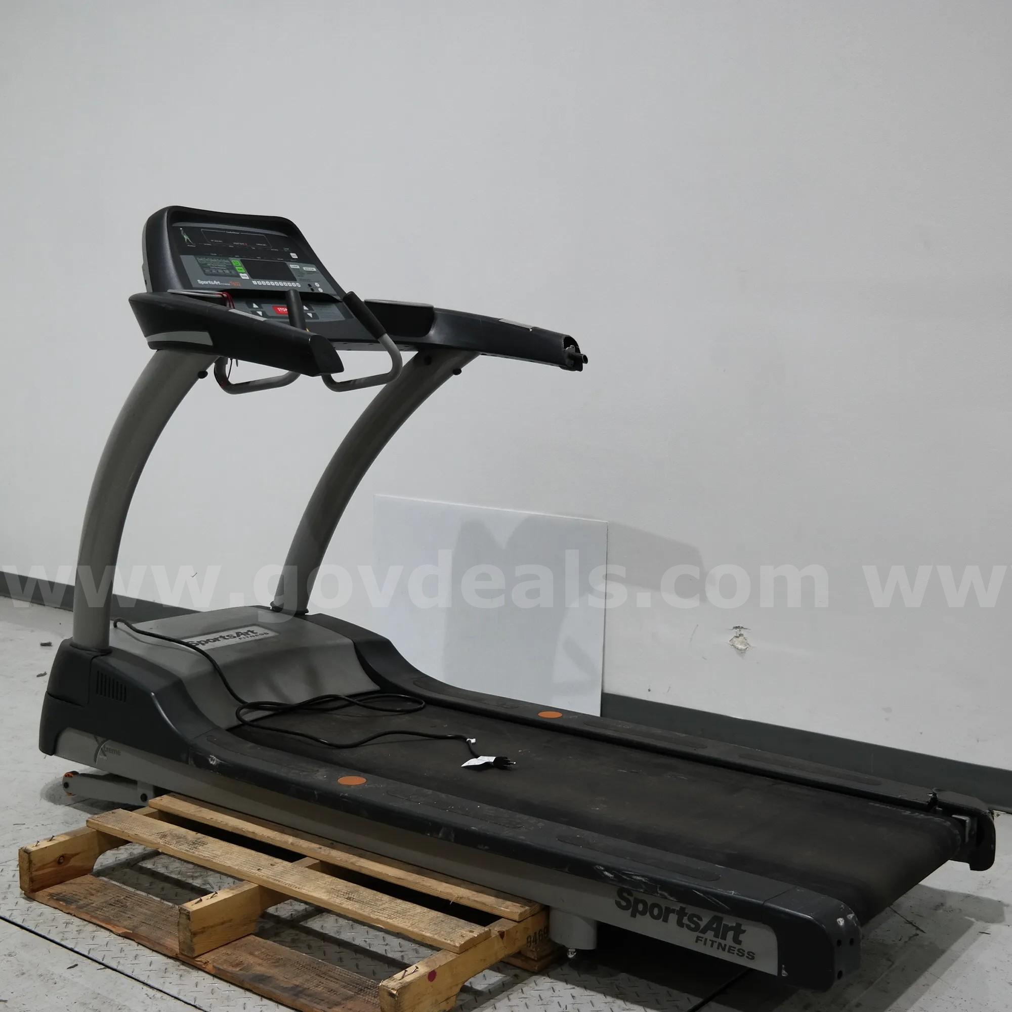 SportsArt Fitness Treadmill Commercial-Grade Used Cardio Machine