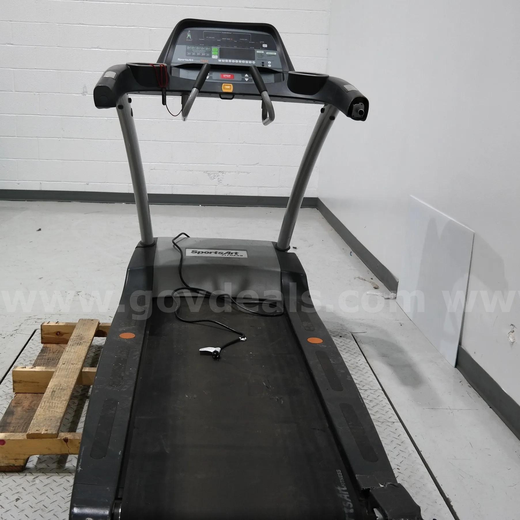 SportsArt Fitness Treadmill Commercial-Grade Used Cardio Machine SportsArt Fitness T652 Government Surplus Auction - Photo #3