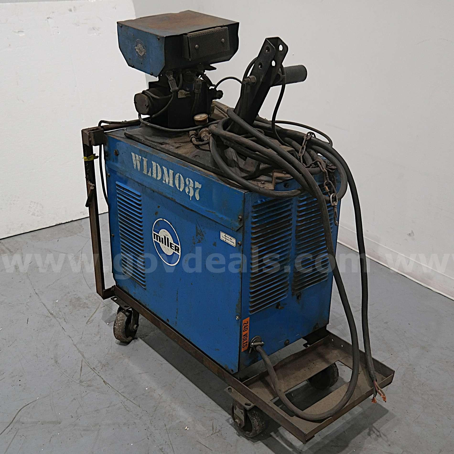 Miller Constant Potential DC ARC Welding Power Source Miller CP-300 Government Surplus Auction - Photo #2