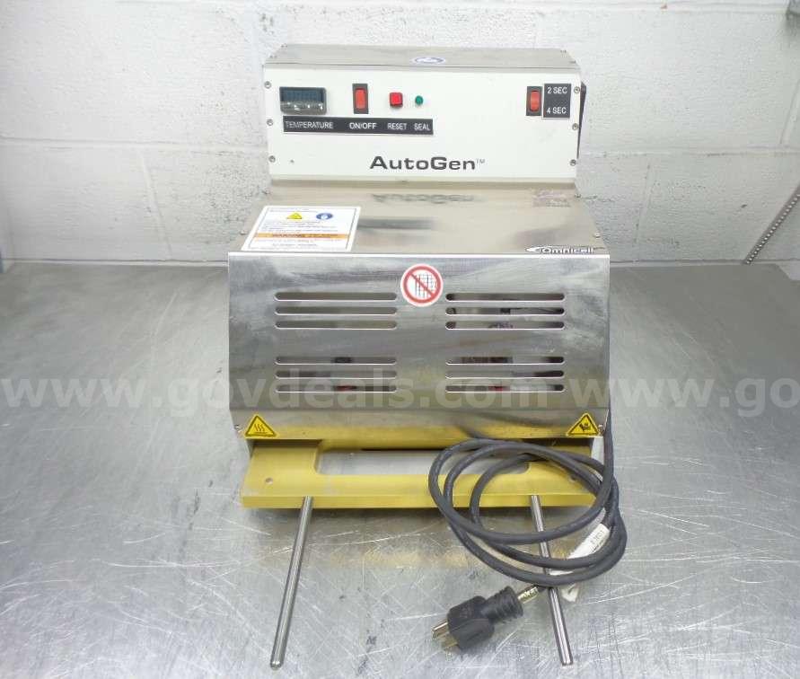 Omnicell AutoGen Automated Heat Sealer With 2 Paddles