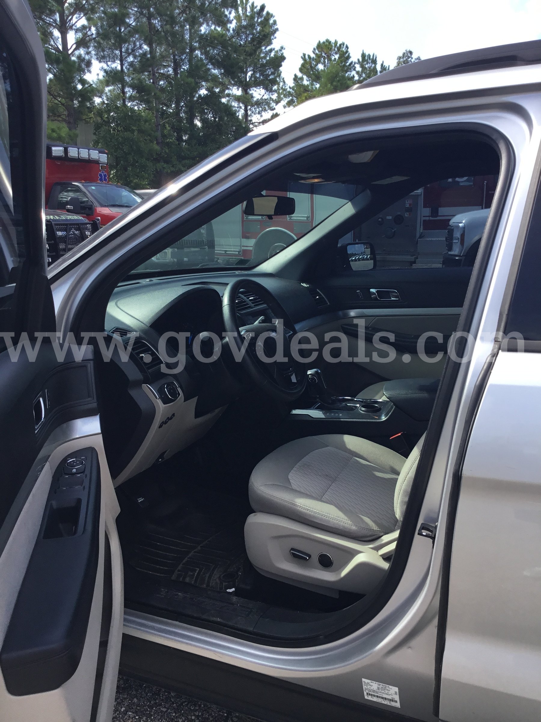 2018 Ford Explorer Ford Explorer Government Surplus Auction - Photo #3