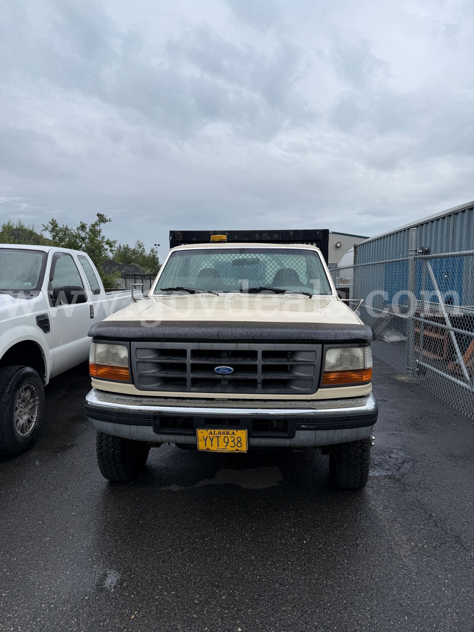 1997 Ford F-350 Flatbed Ford F-350 Government Surplus Auction - Photo #3