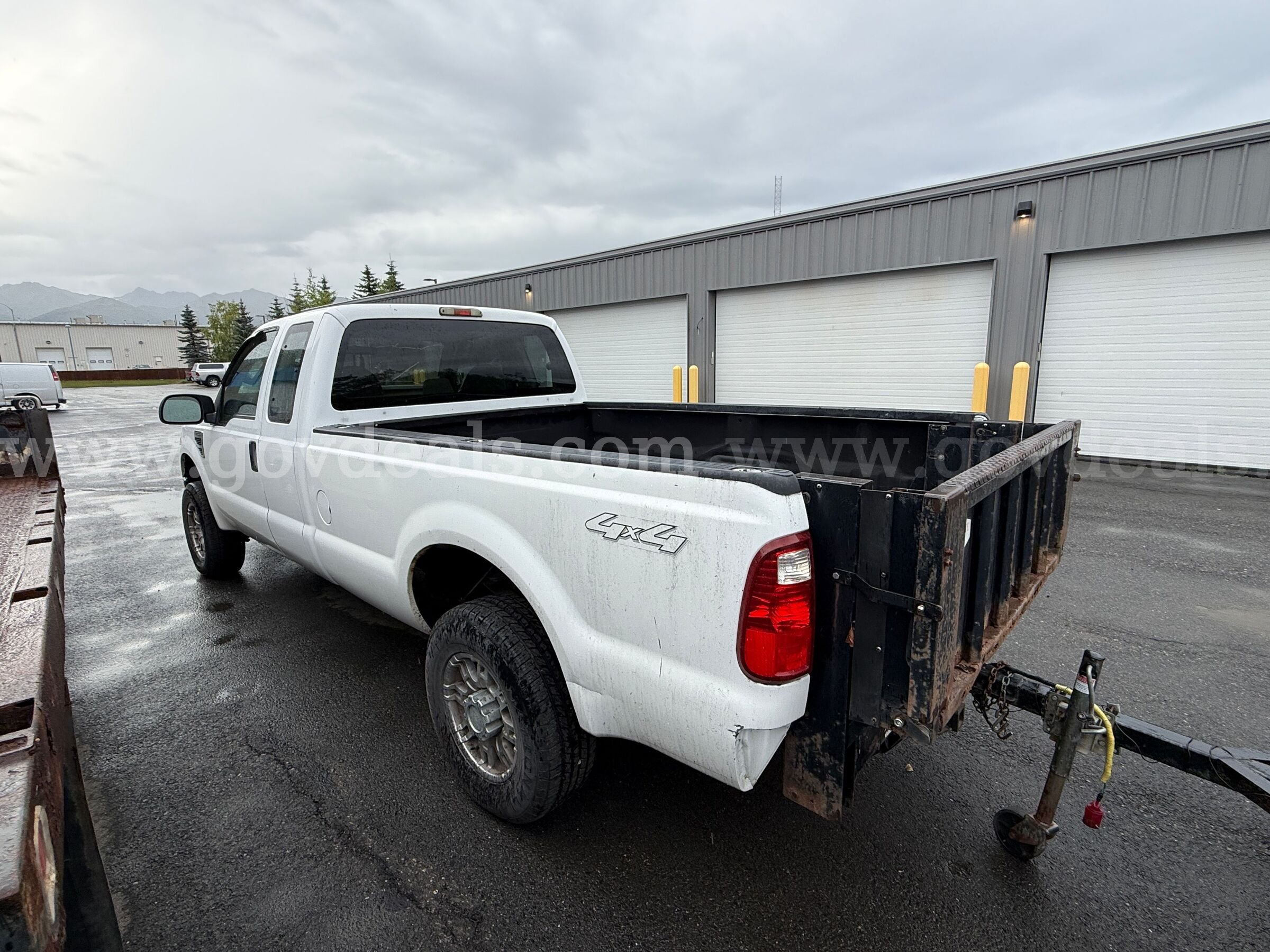 2008 Ford F-250 SD XL SuperCab Long Bed 4WD pickup Ford F-250 Government Surplus Auction - Photo #3