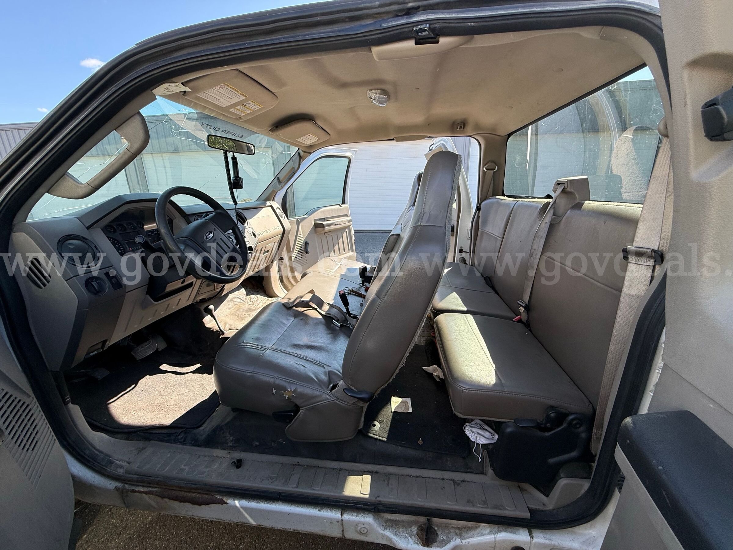 2008 Ford F-250 SD XL SuperCab Long Bed 4WD pickup Ford F-250 Government Surplus Auction - Photo #6
