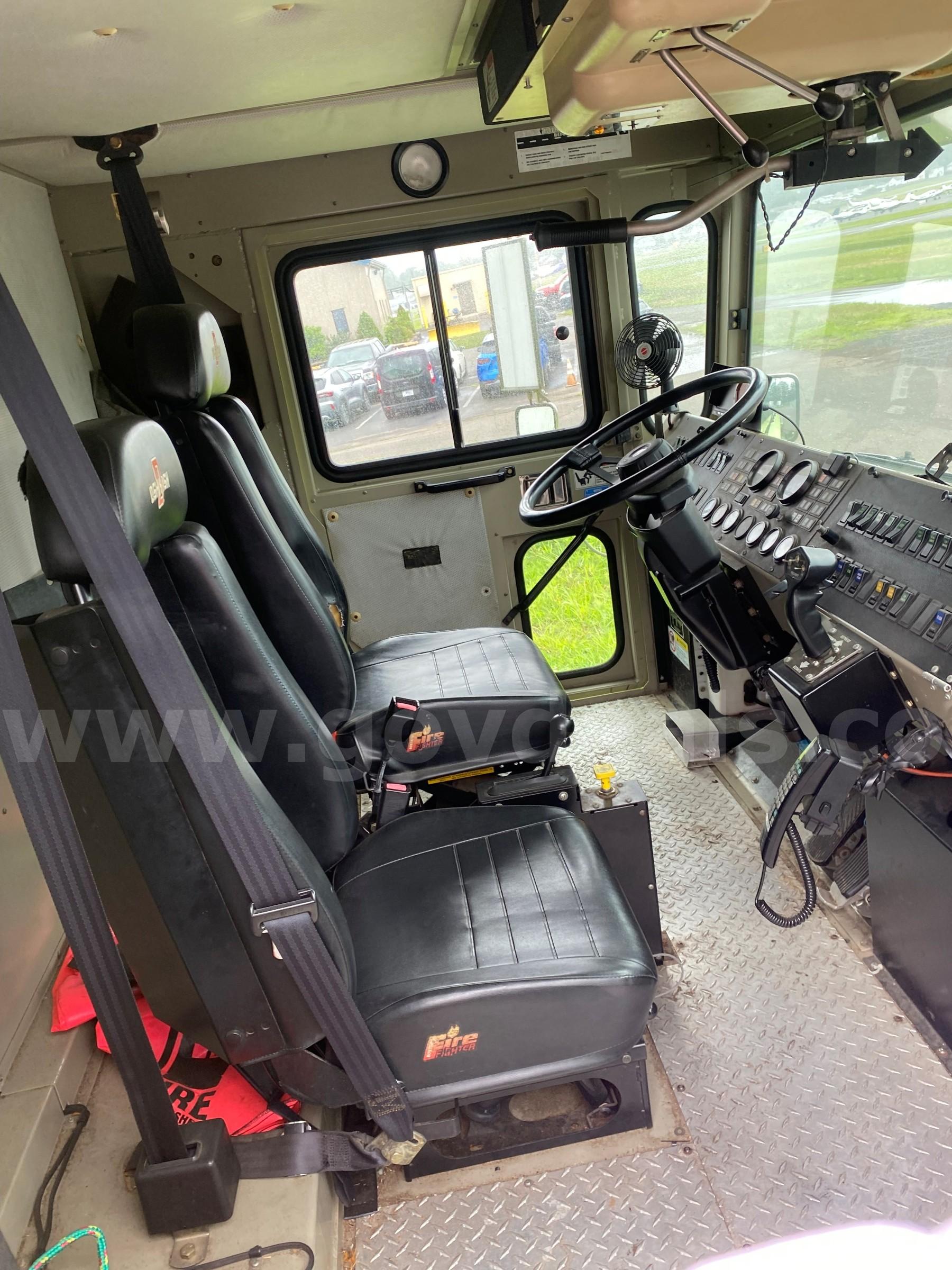 1997 Oshkosh T-1500 Oshkosh 1500 Government Surplus Auction - Photo #5
