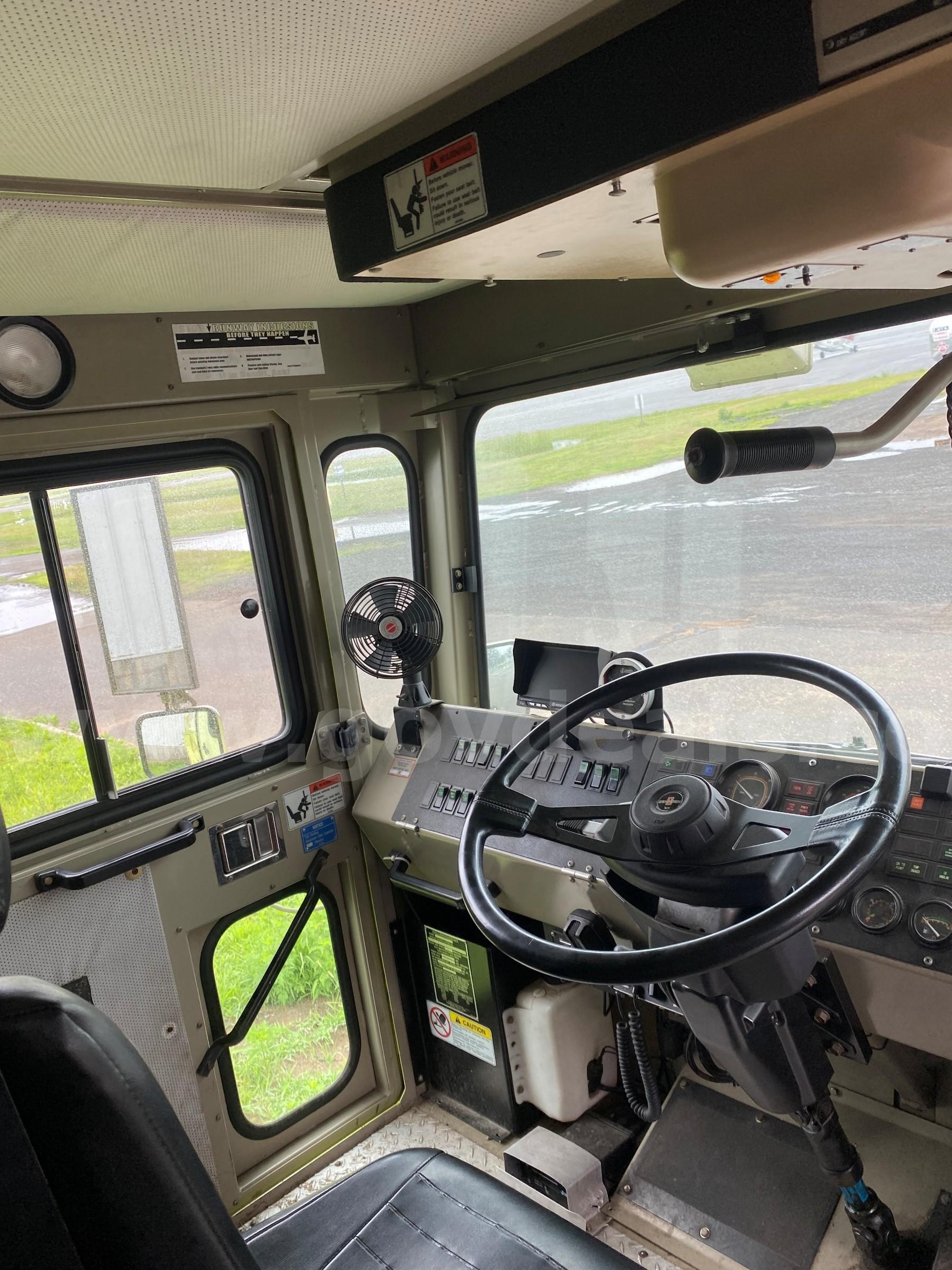 1997 Oshkosh T-1500 Oshkosh 1500 Government Surplus Auction - Photo #6