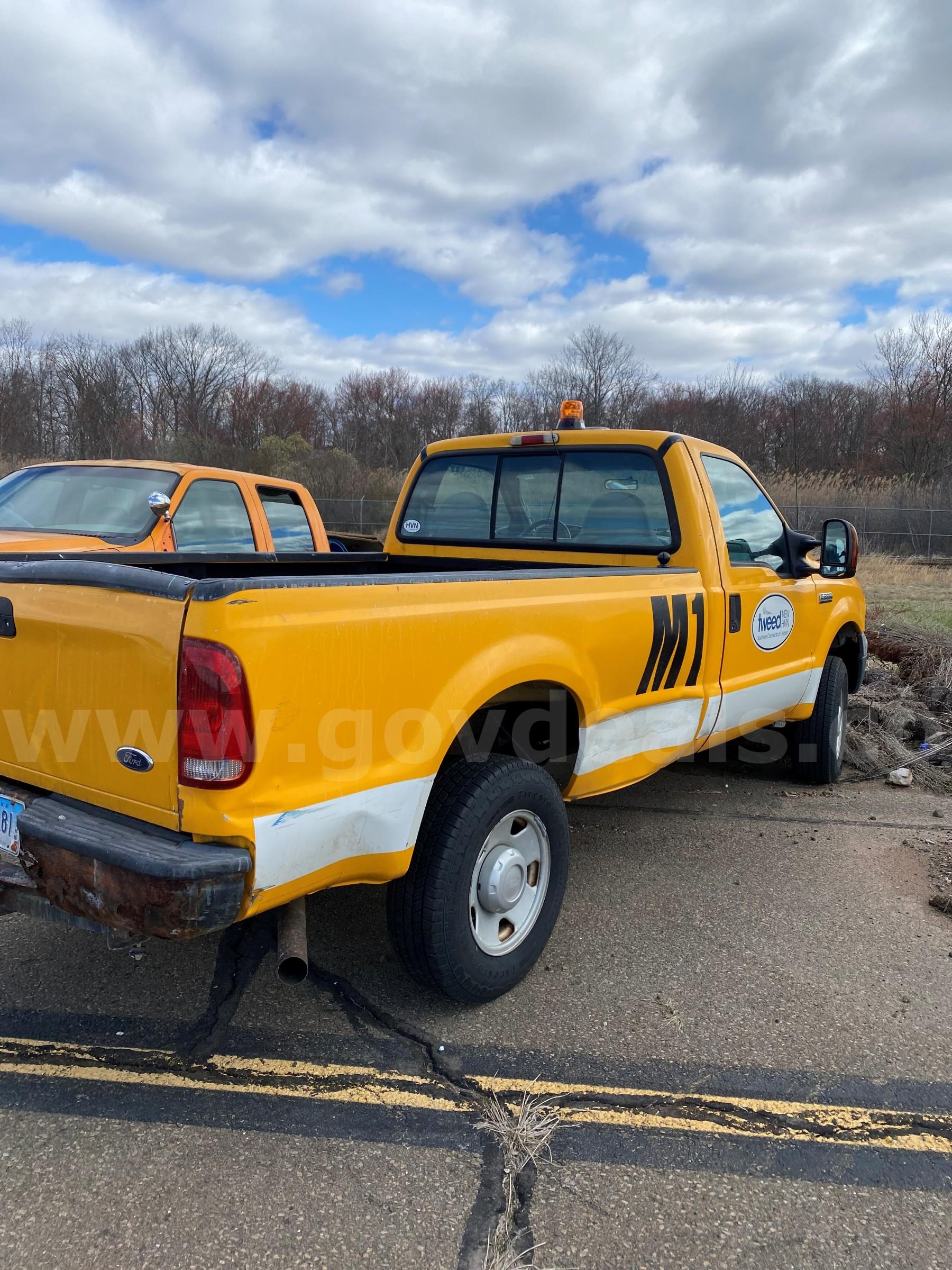 2006 Ford F-250 SD XL 4WD Ford F-250 Government Surplus Auction - Photo #5