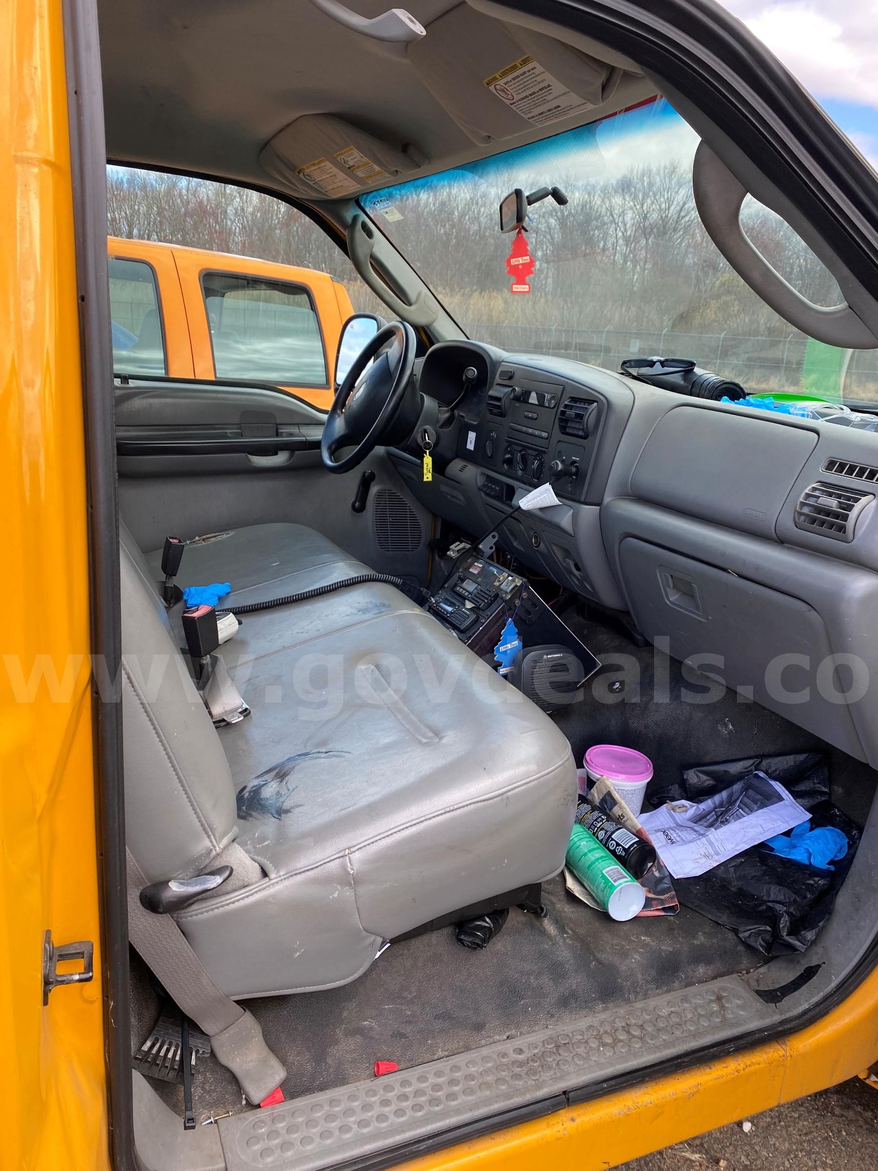 2006 Ford F-250 SD XL 4WD Ford F-250 Government Surplus Auction - Photo #6