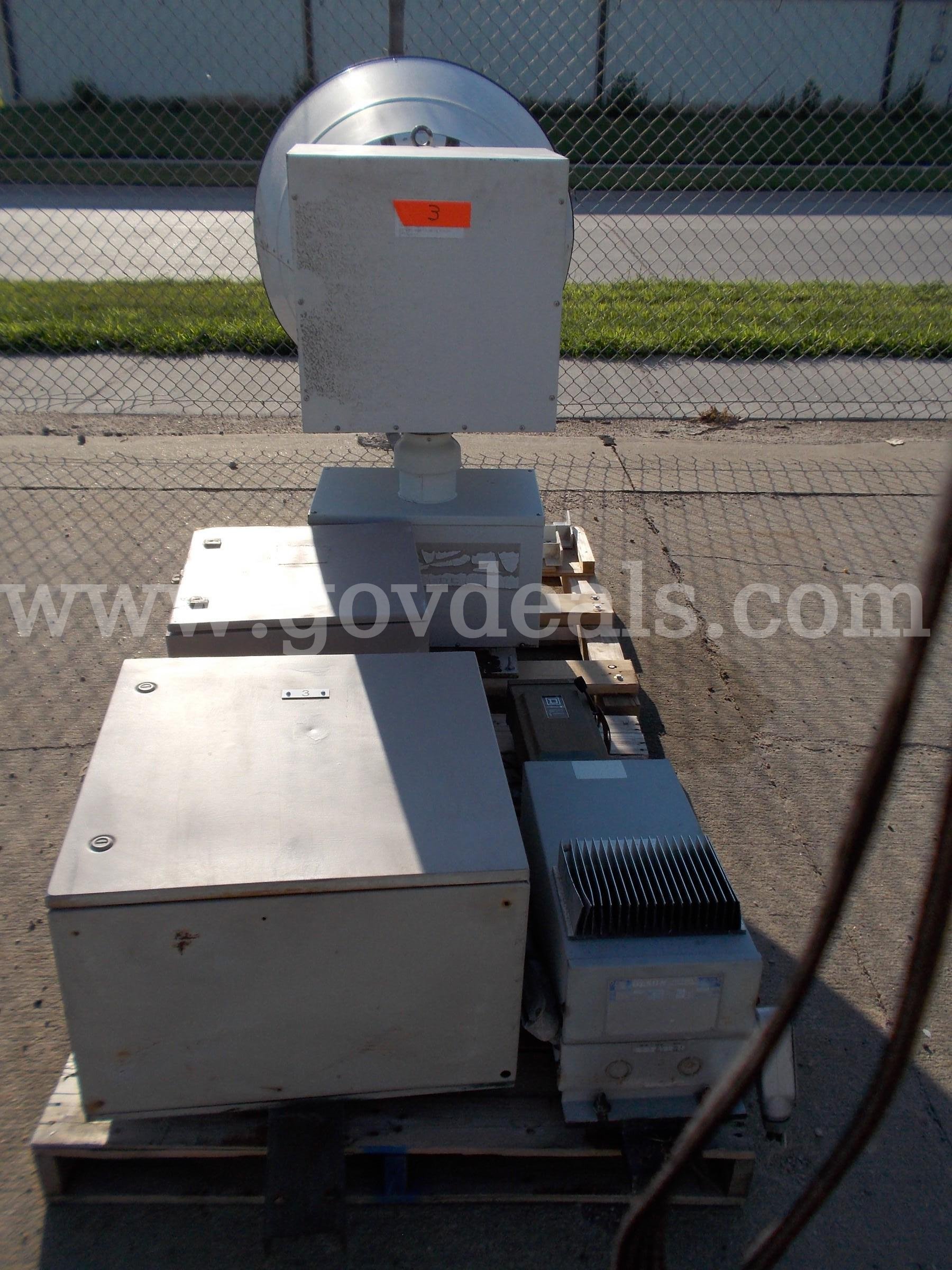 Used outdoor warning siren FEDERAL SIGNAL 2001 SRN Government Surplus Auction - Photo #2