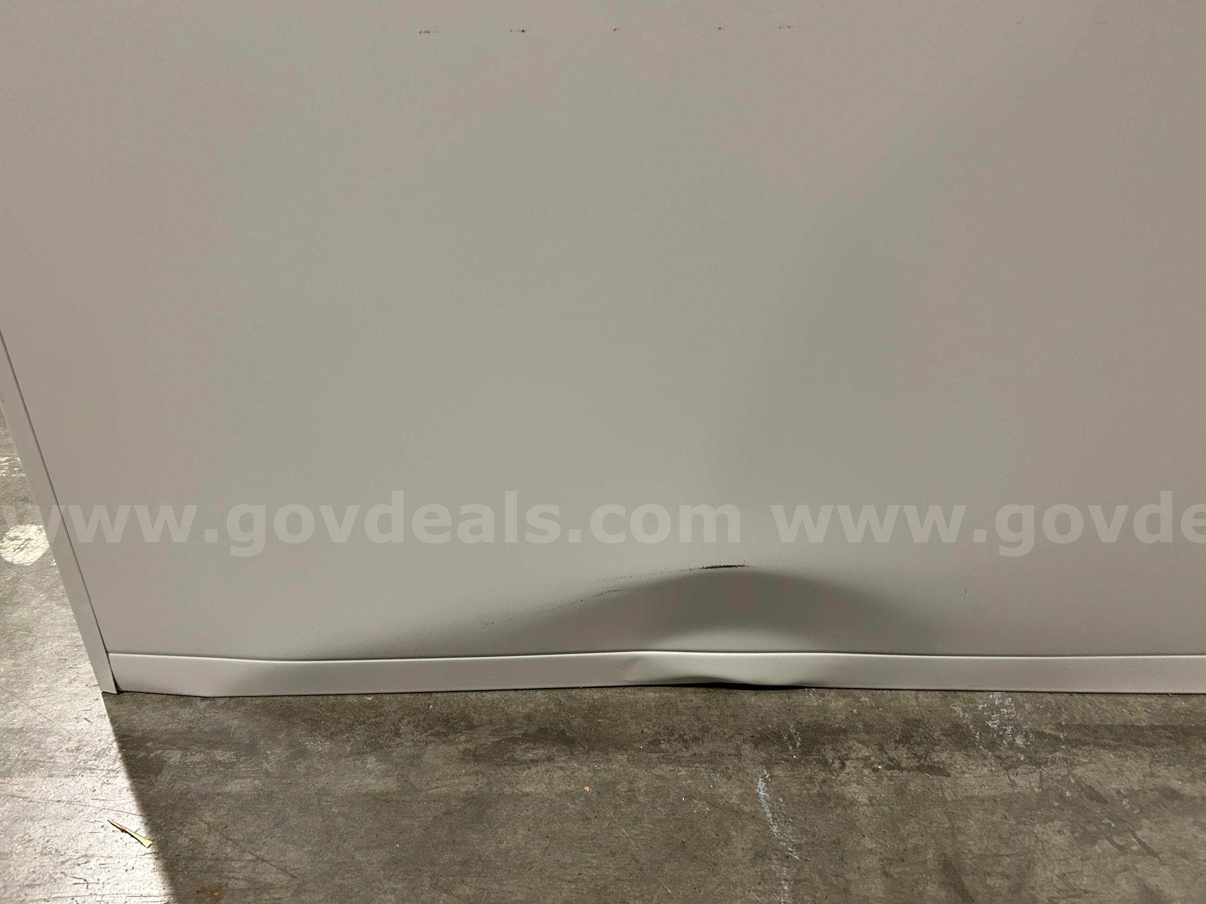 Filing Cabinet, 6-Drawers, Metal (bent on bottom)   Government Surplus Auction - Photo #4