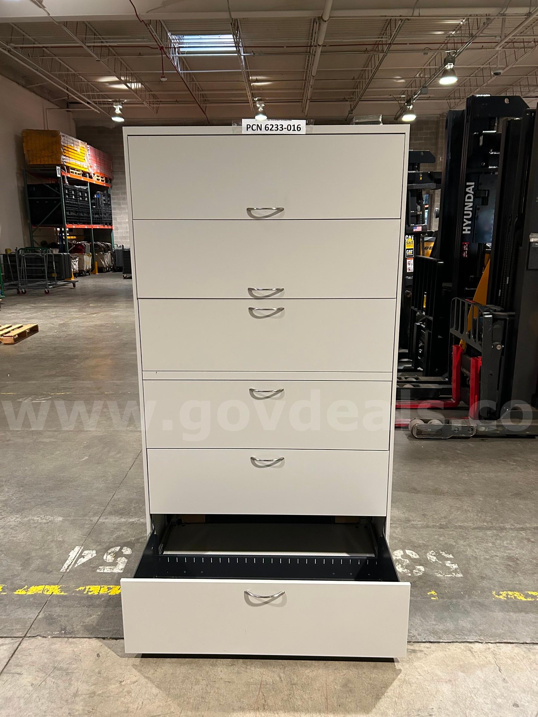 Filing Cabinet, 6-Drawers, Metal (bent on bottom)   Government Surplus Auction - Photo #6