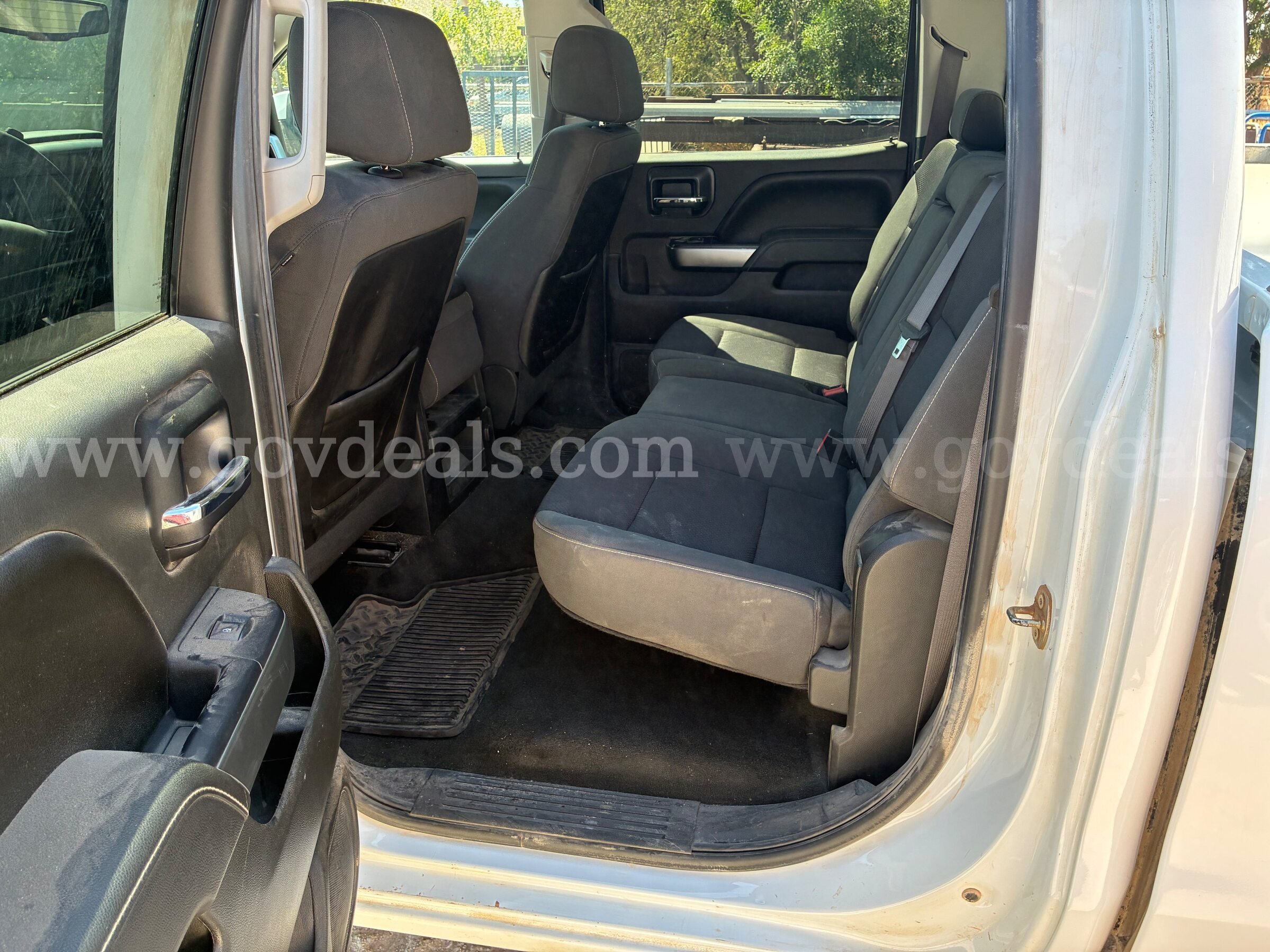 2015 Chevrolet Silverado 1500 LT Crew Cab 2WD Chevrolet Silverado Government Surplus Auction - Photo #4