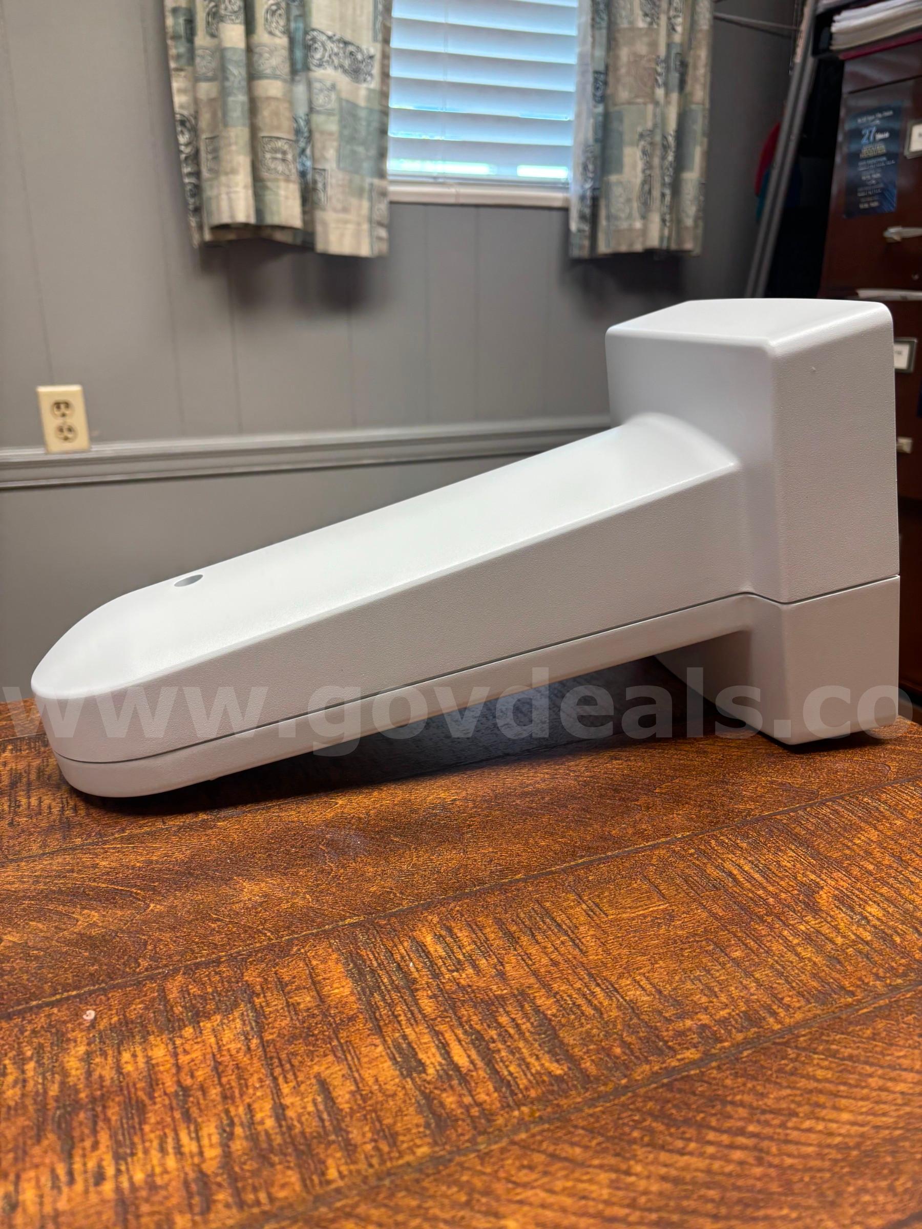 AXIS Wall Mount - Outdoor-Ready Aluminum Bracket AXIS T91G61 Government Surplus Auction - Photo #2